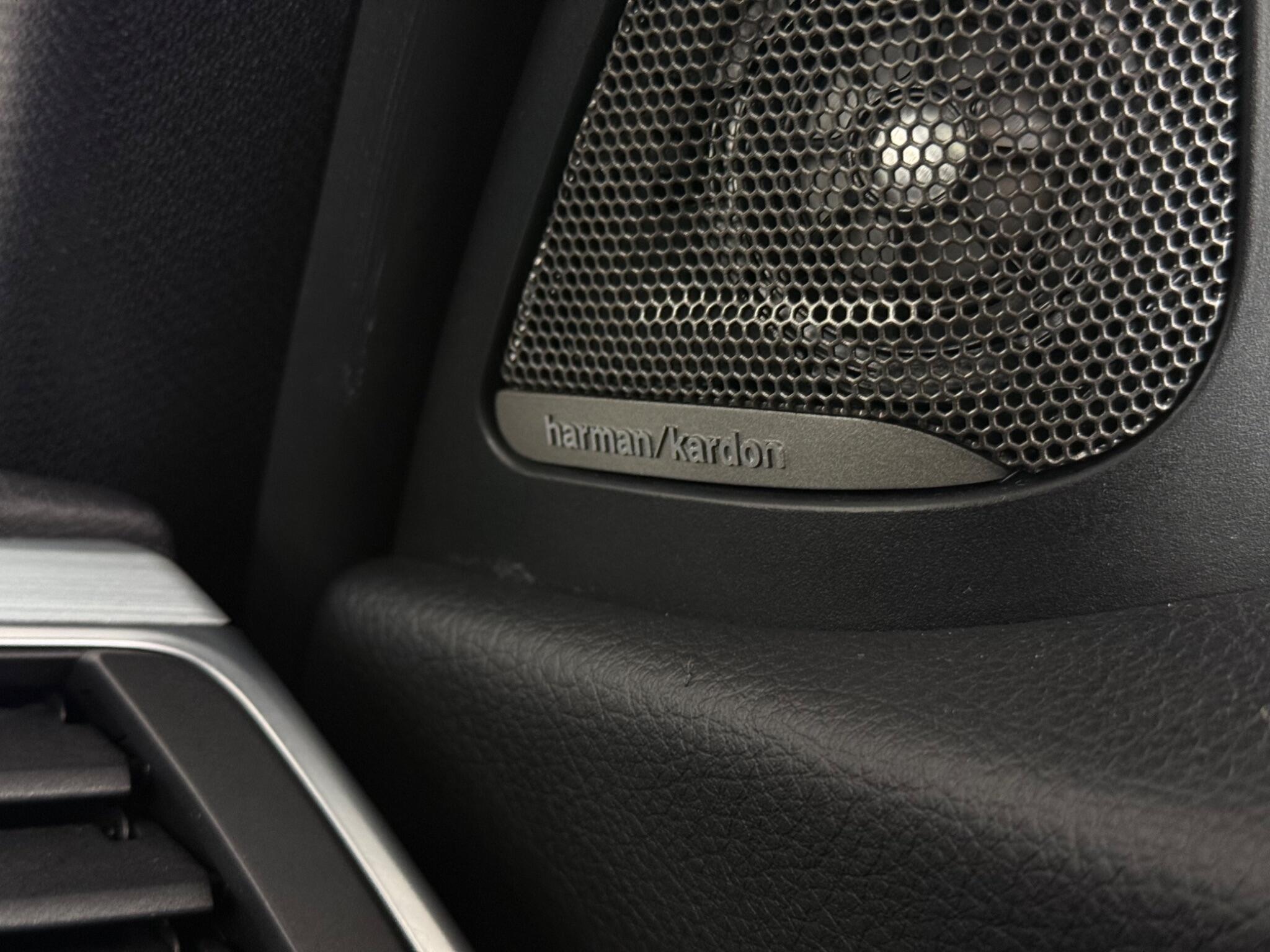 BMW 3 Series view 17
