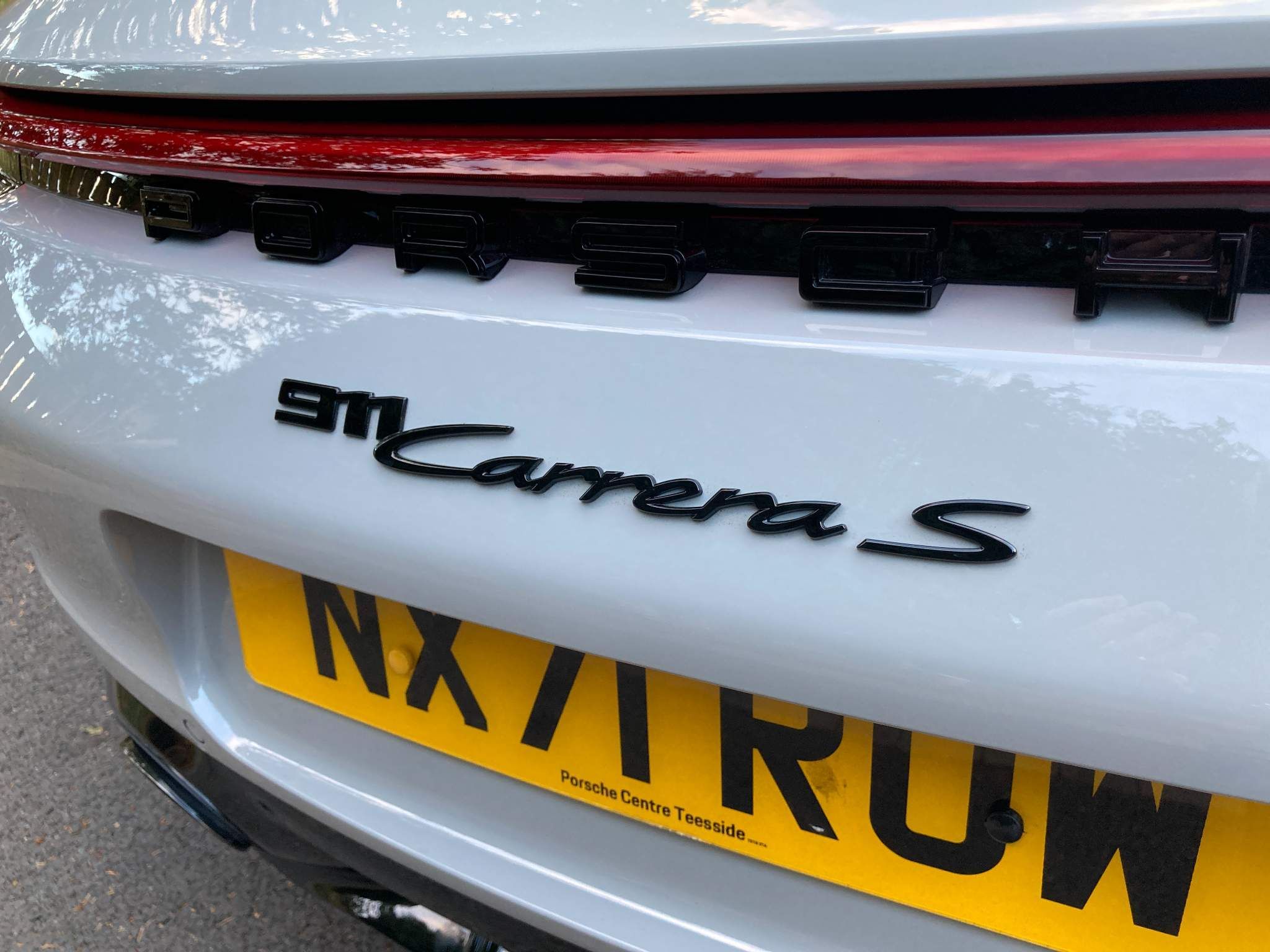 Porsche 911 view 16
