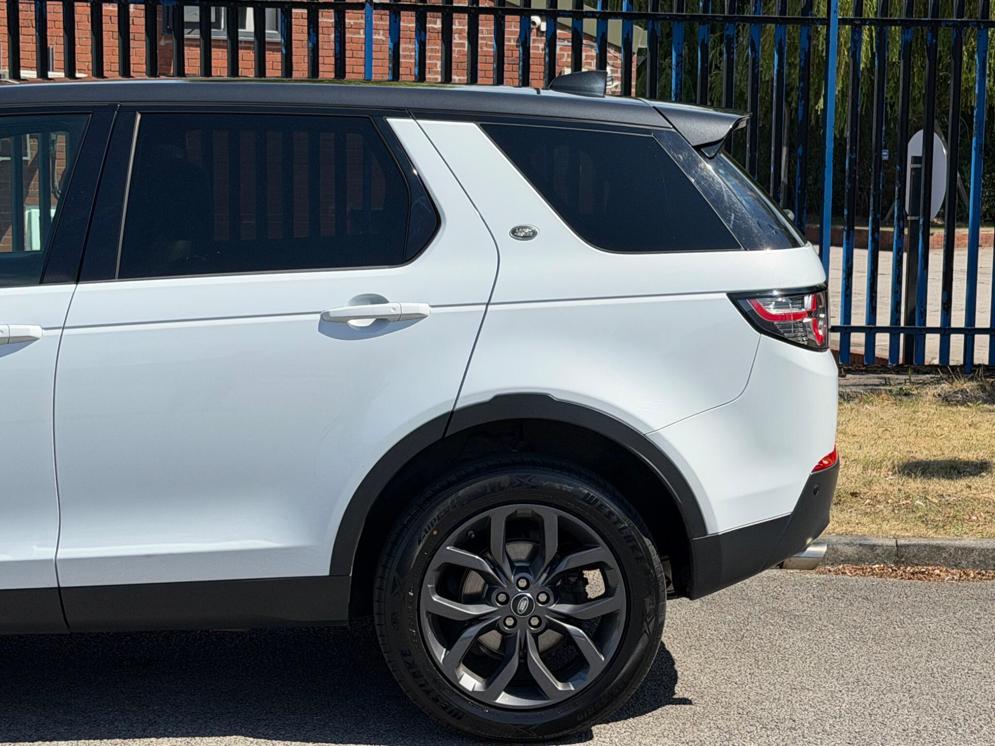 Land Rover Discovery Sport view 25