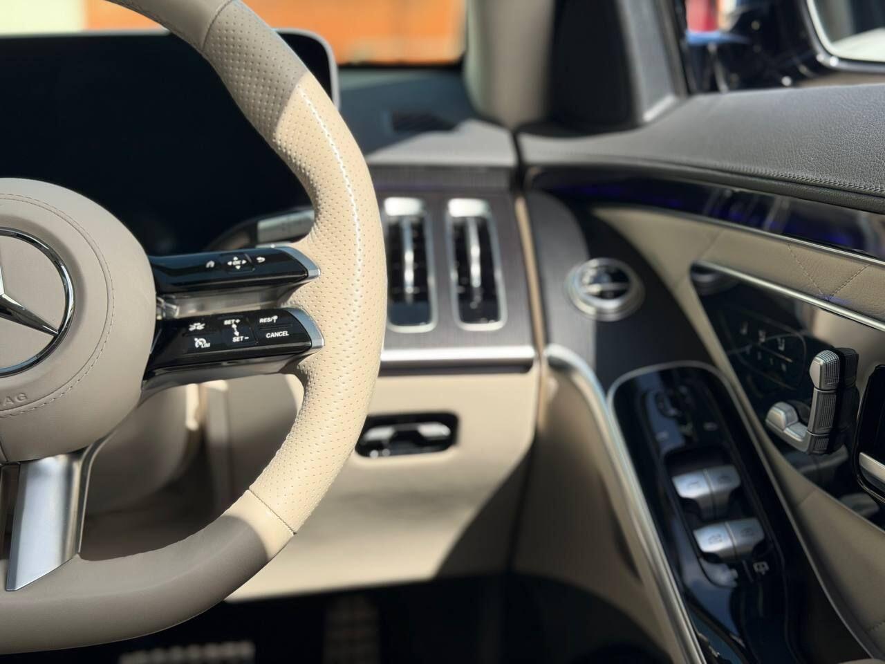 Mercedes-Benz S-Class view 44
