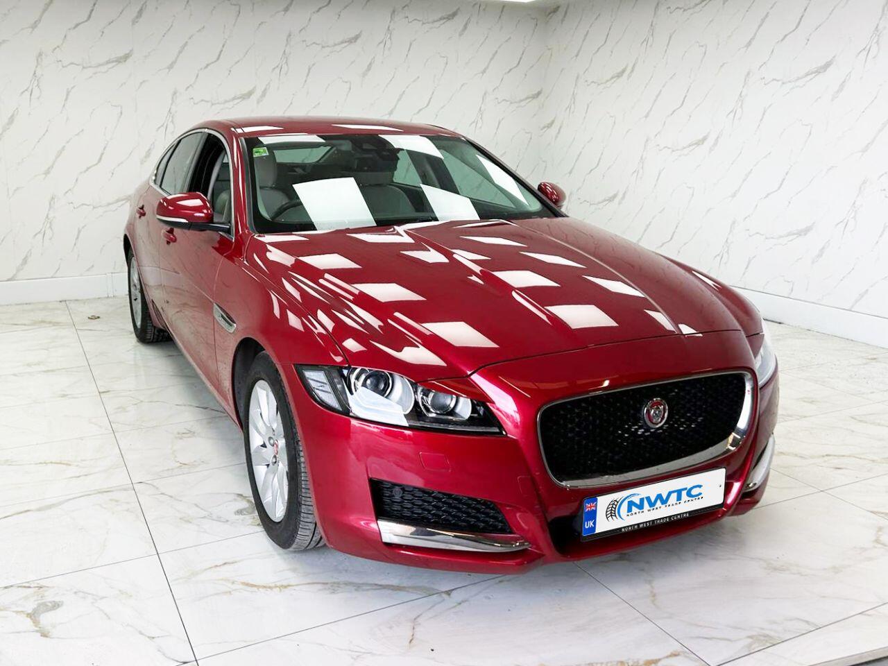 Jaguar XF view 4