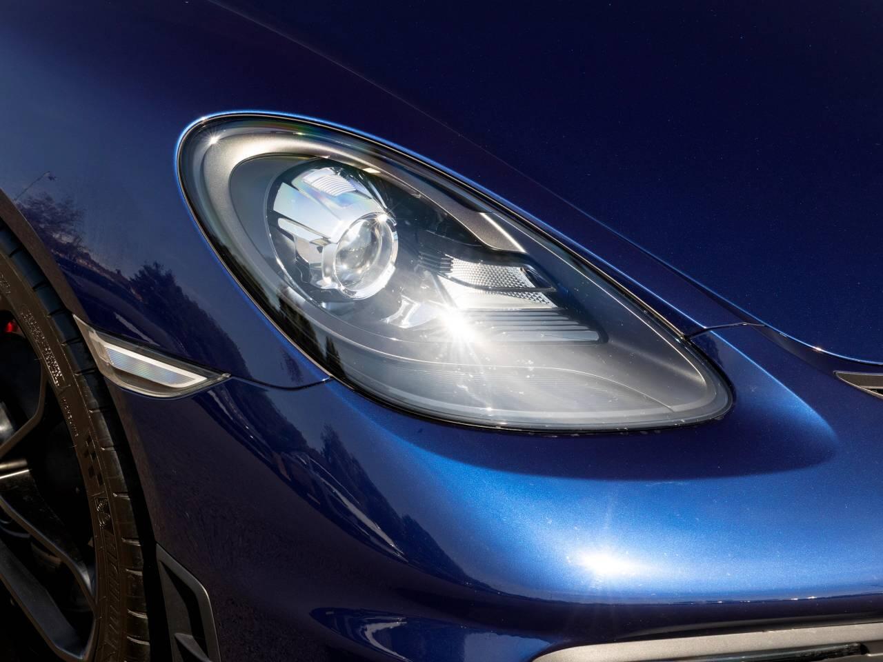 Porsche Cayman view 32