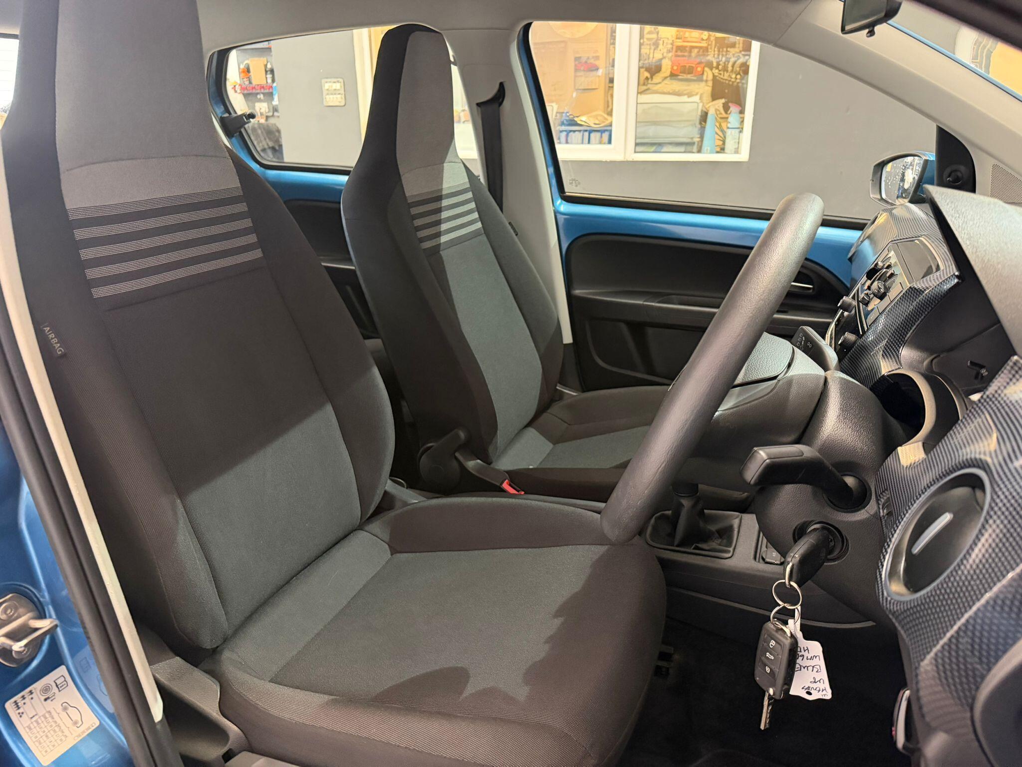 Volkswagen Up! view 17