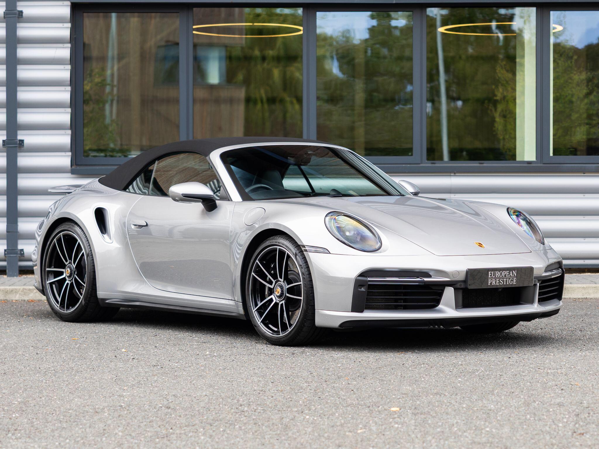 Porsche 911 view 9