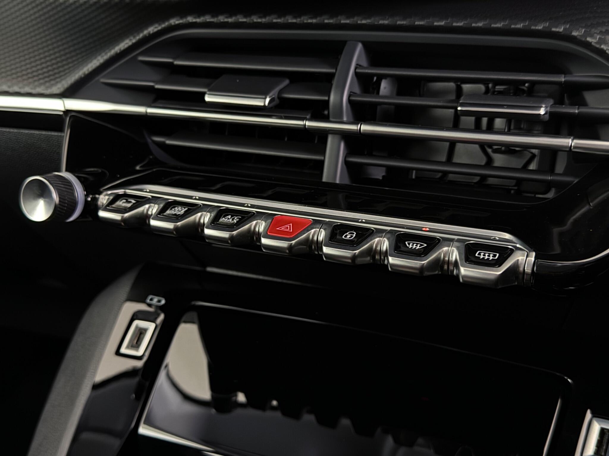 Peugeot 208 view 33