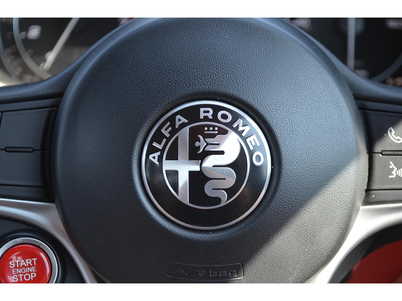 Alfa Romeo Giulia view 25