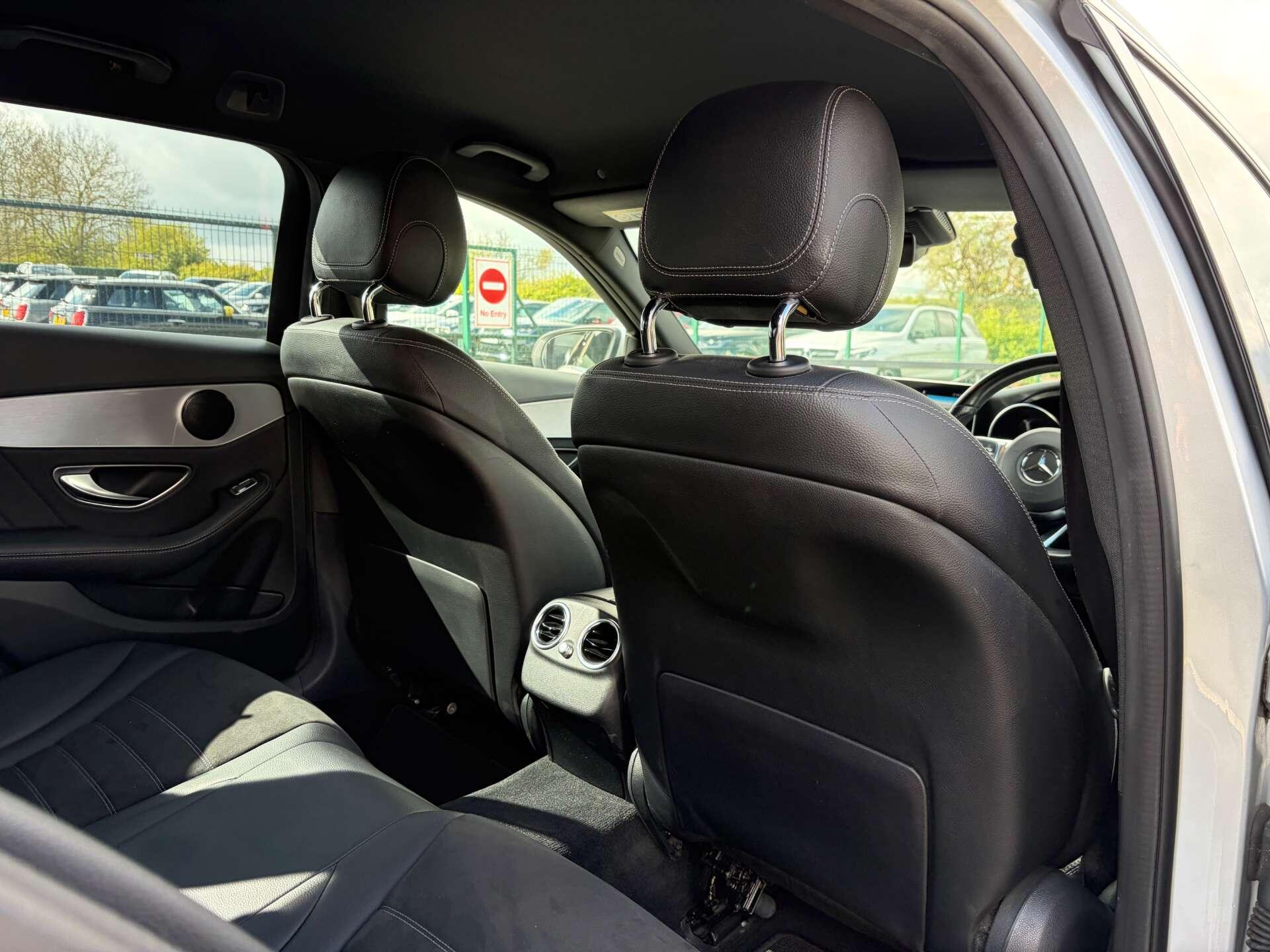 Mercedes-Benz C Class view 31