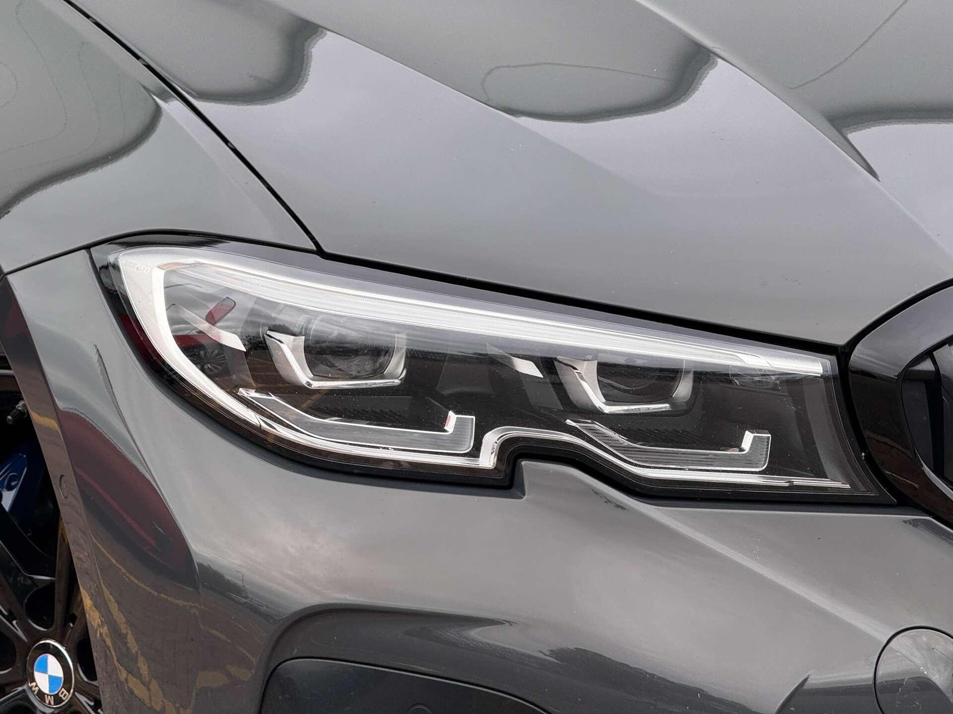 BMW 3 Series view 10