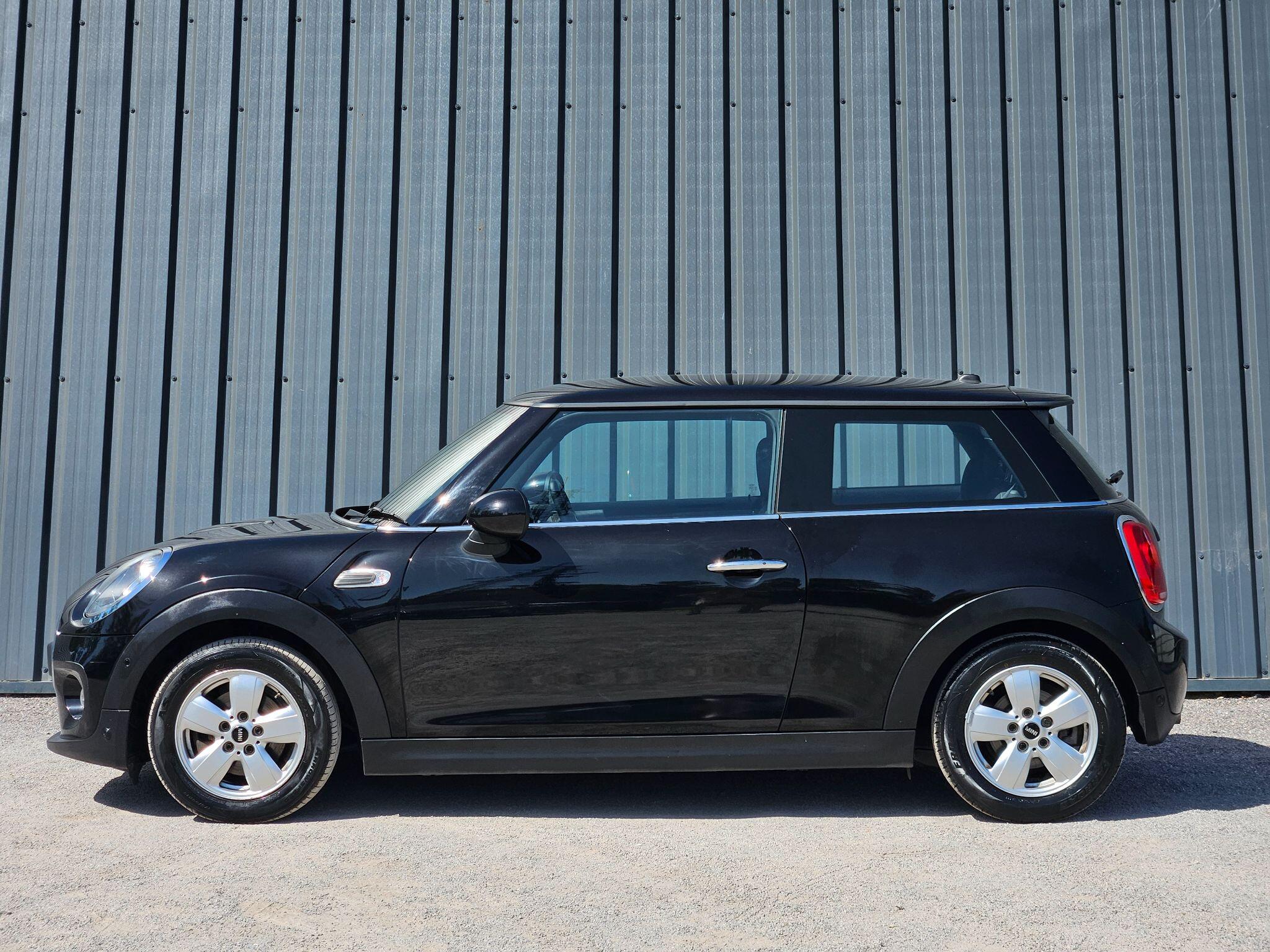2018 MINI Hatch image 5