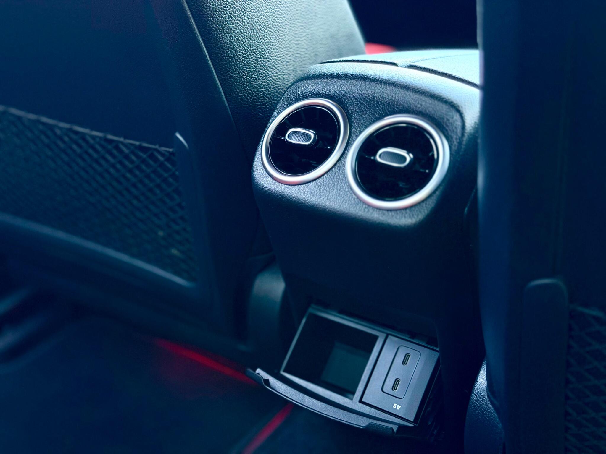 Mercedes-Benz Cla view 40
