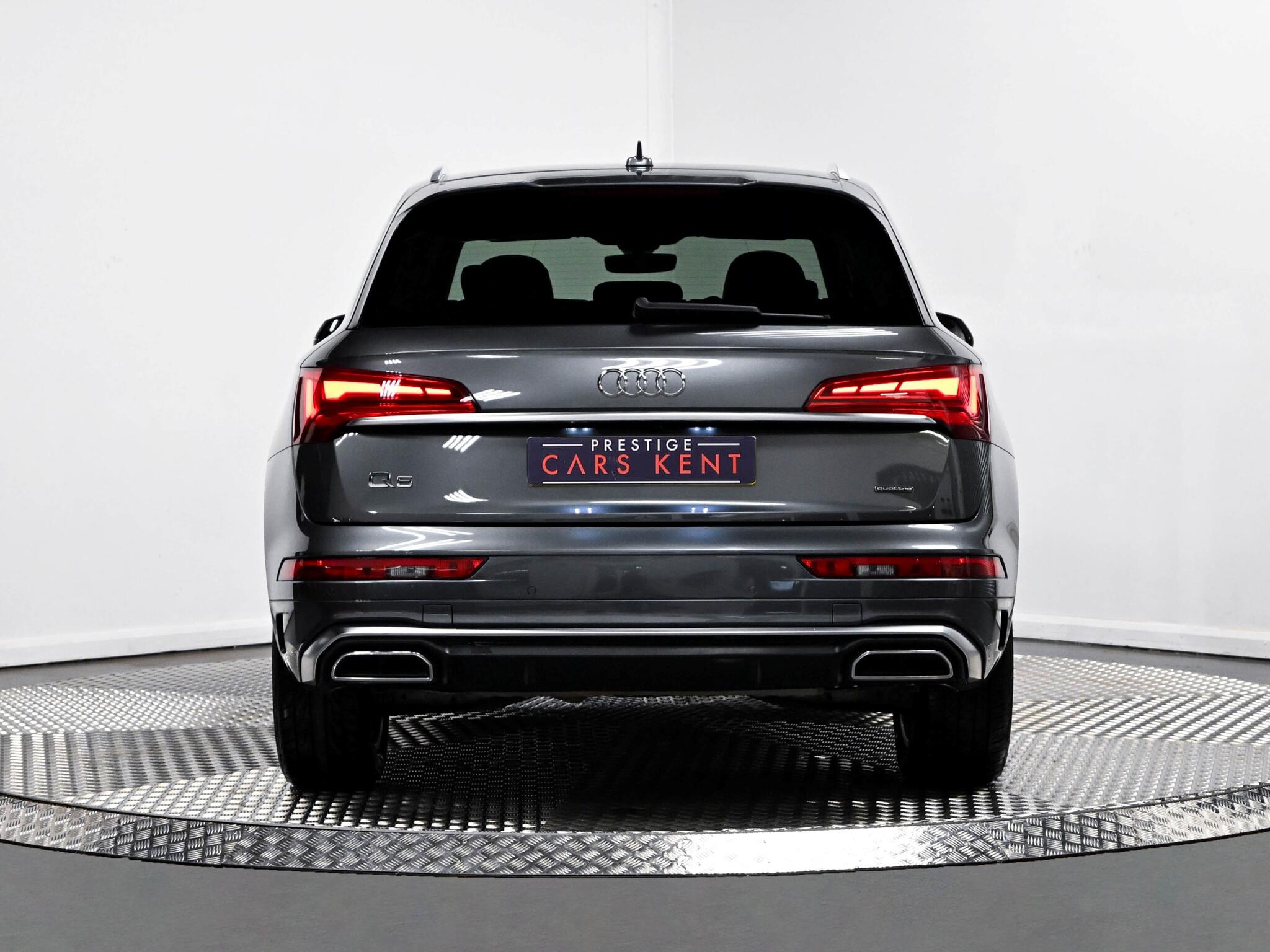 Audi Q5 view 21