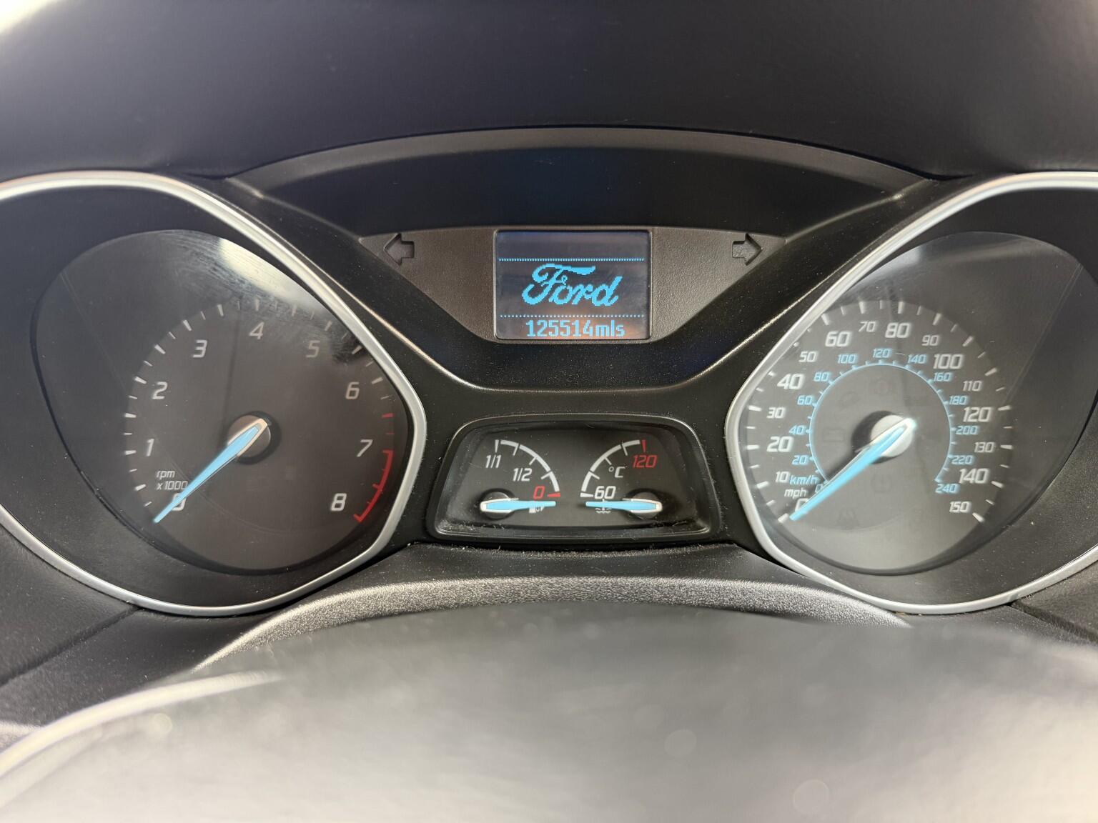 Ford Focus view 28