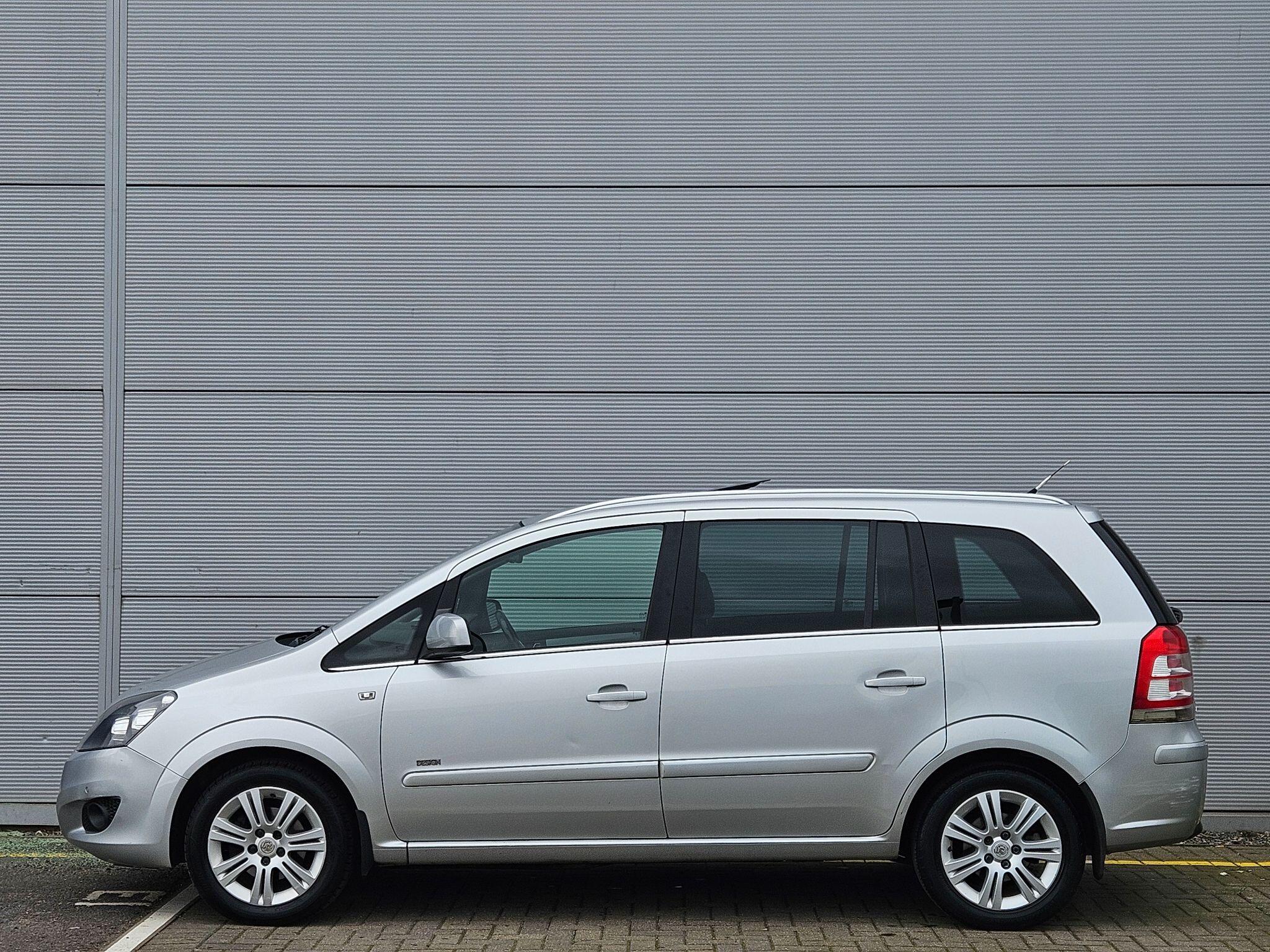Vauxhall Zafira view 9