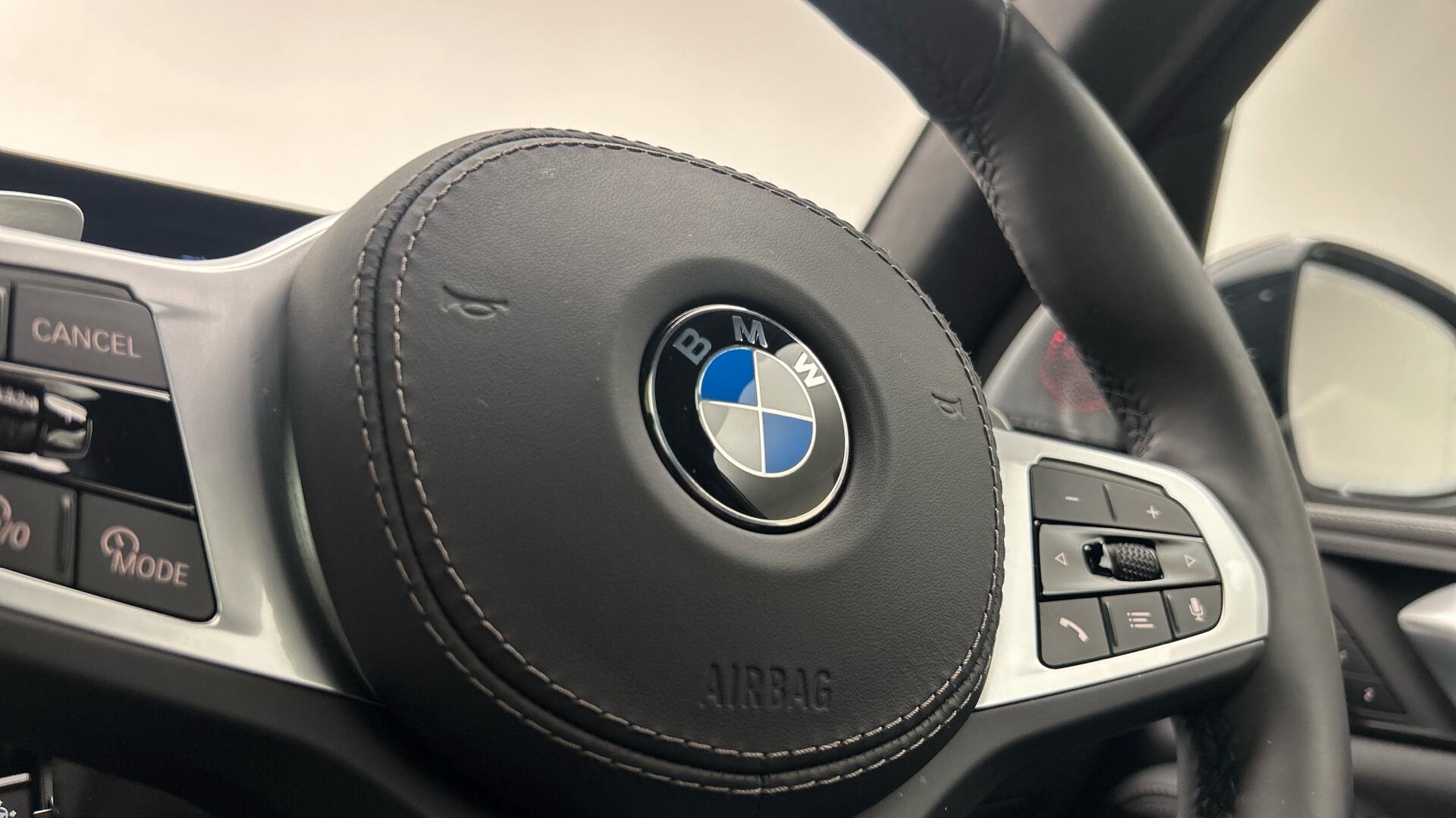 BMW X7 view 28