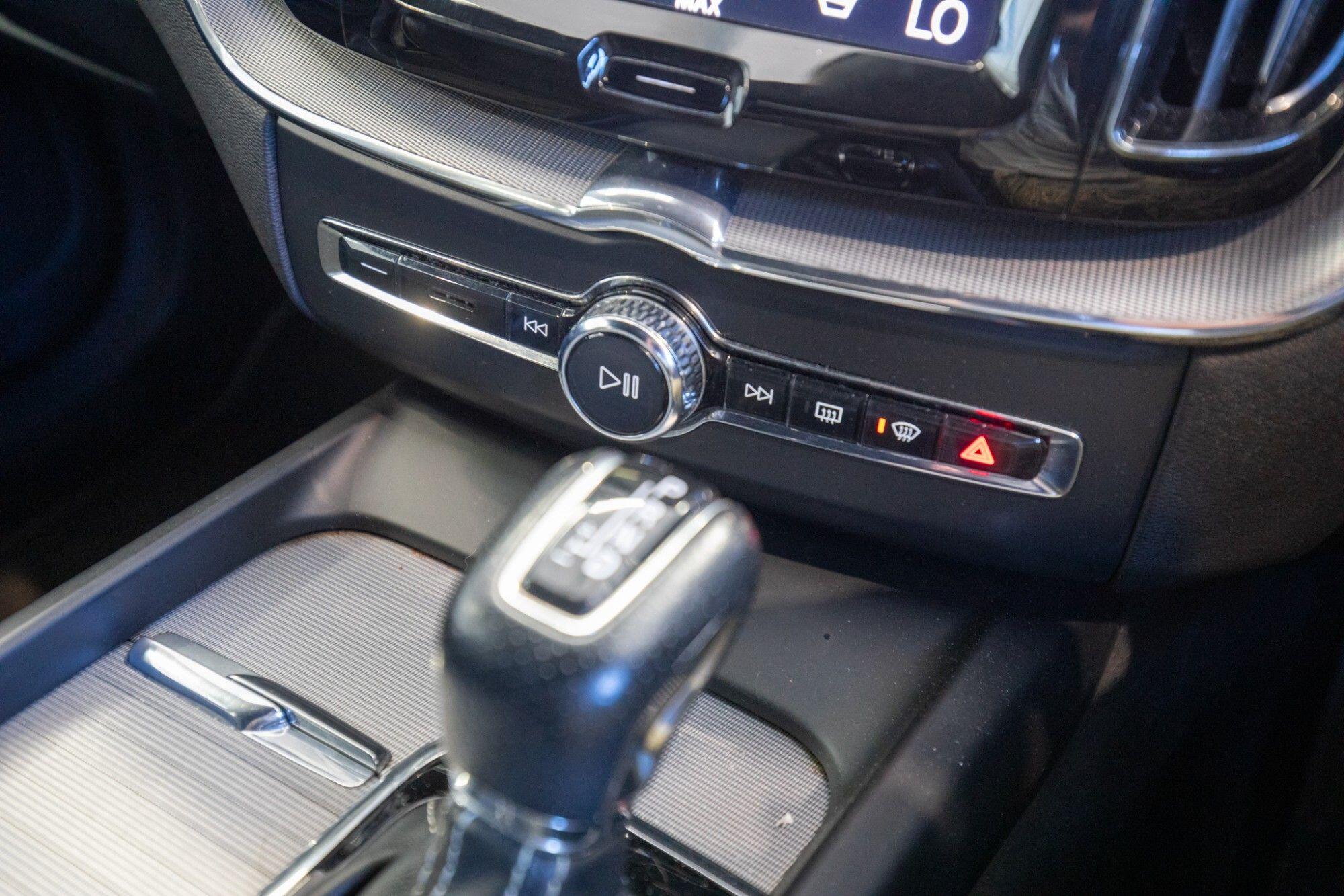 Volvo XC60 view 23