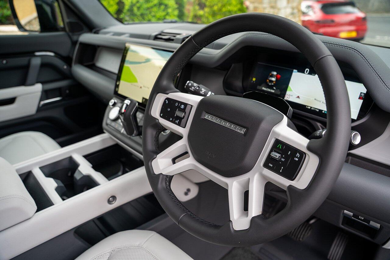 Land Rover Defender view 50