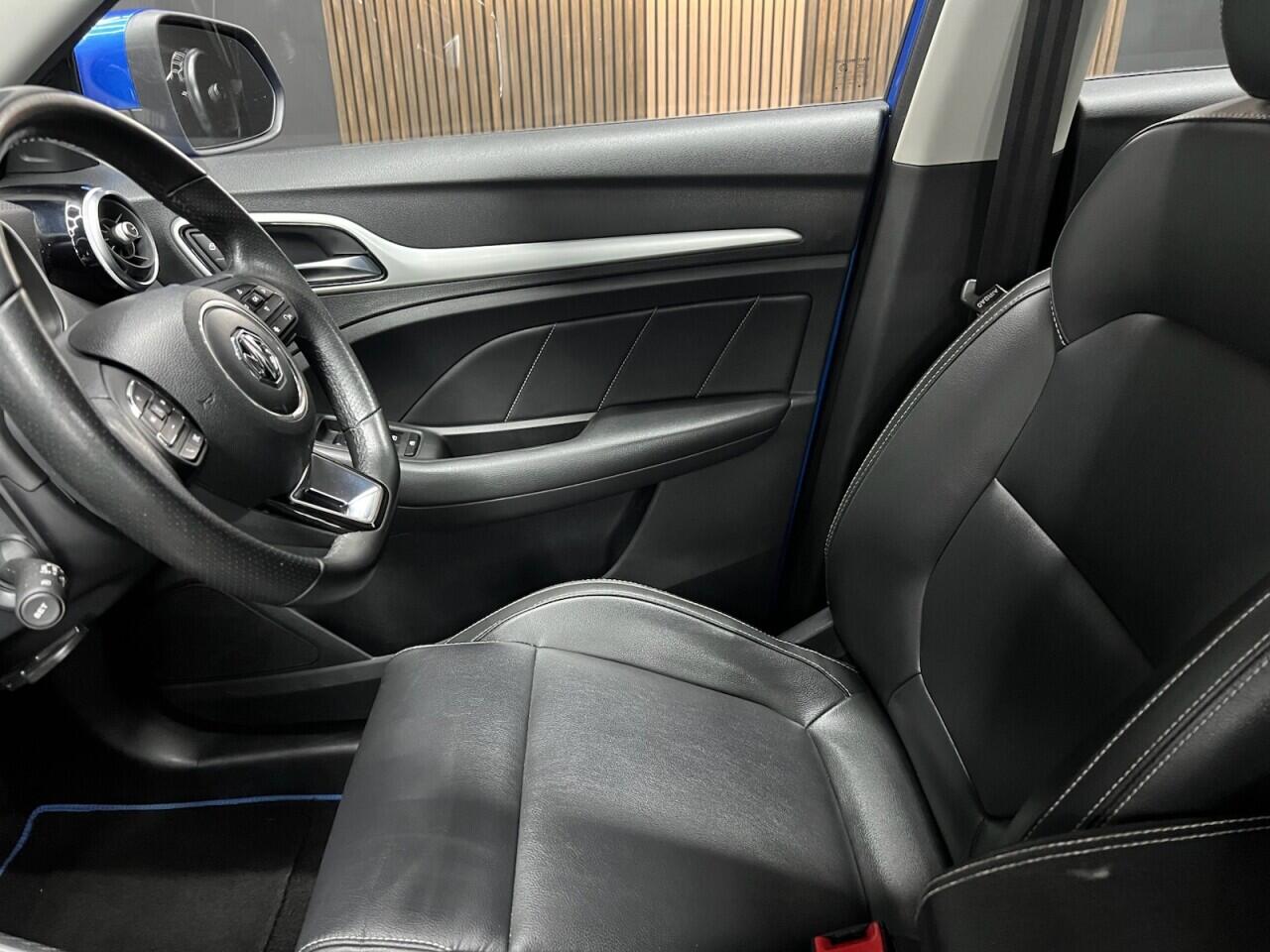 MG ZS view 28