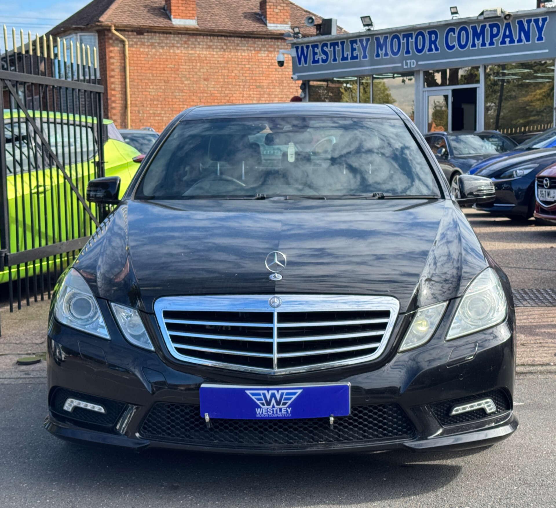 Mercedes-Benz E-Class view 3
