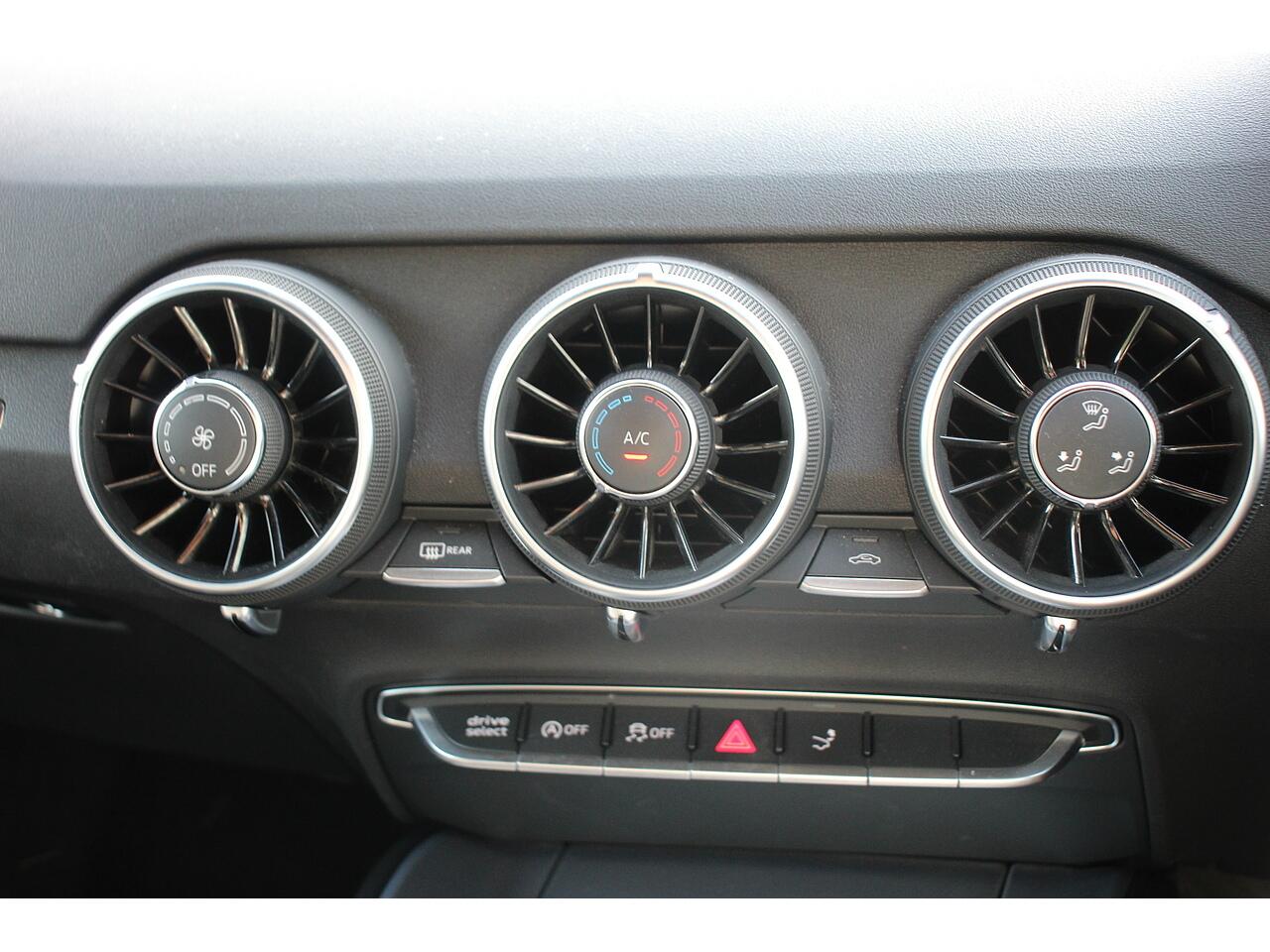 Audi TT view 19
