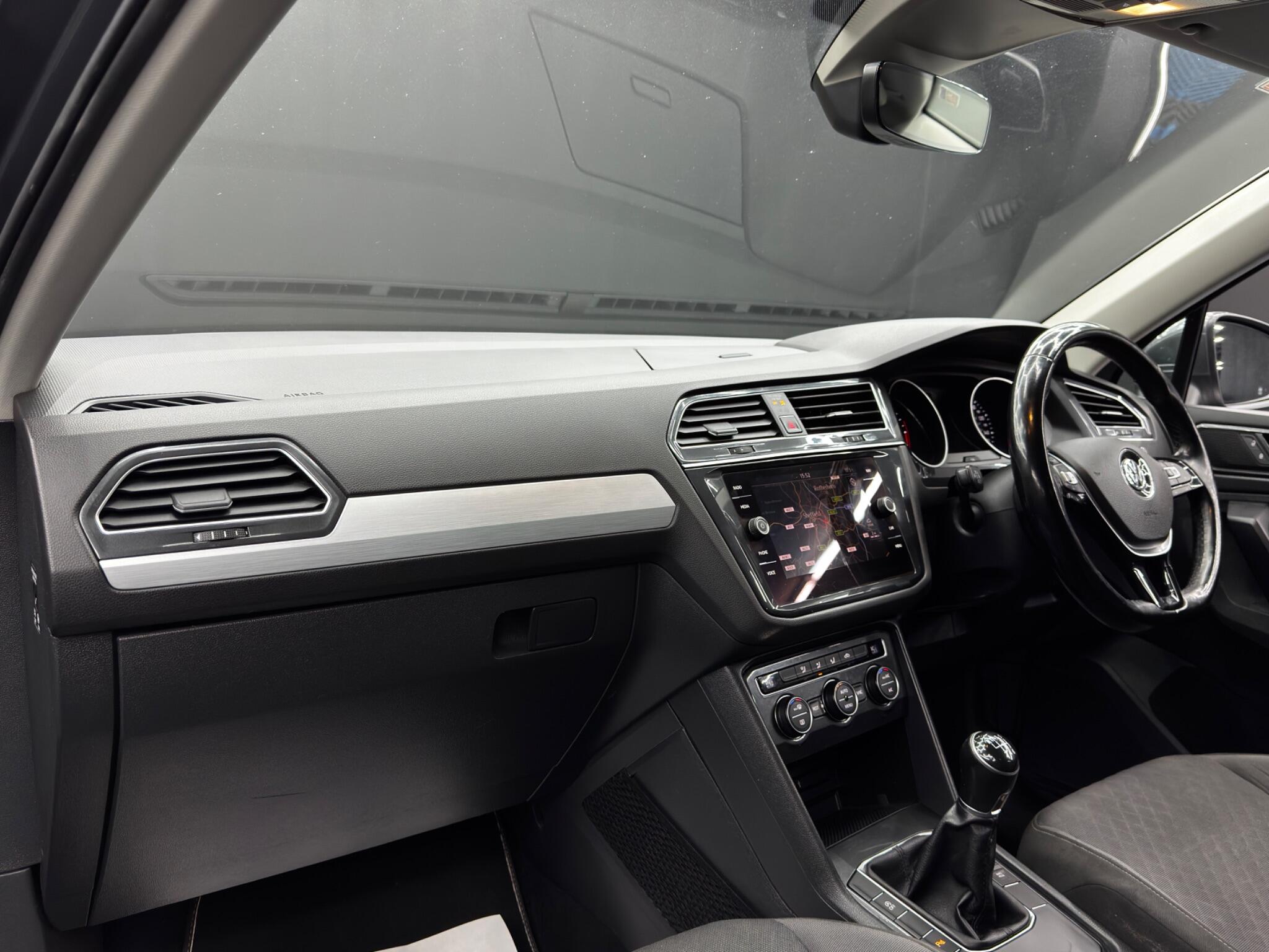 Volkswagen Tiguan view 11