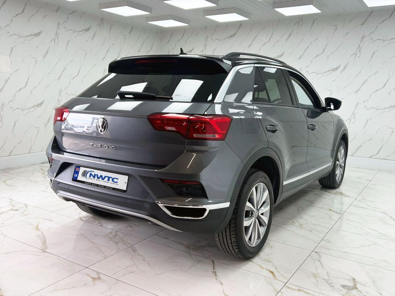 Volkswagen T-Roc view 8