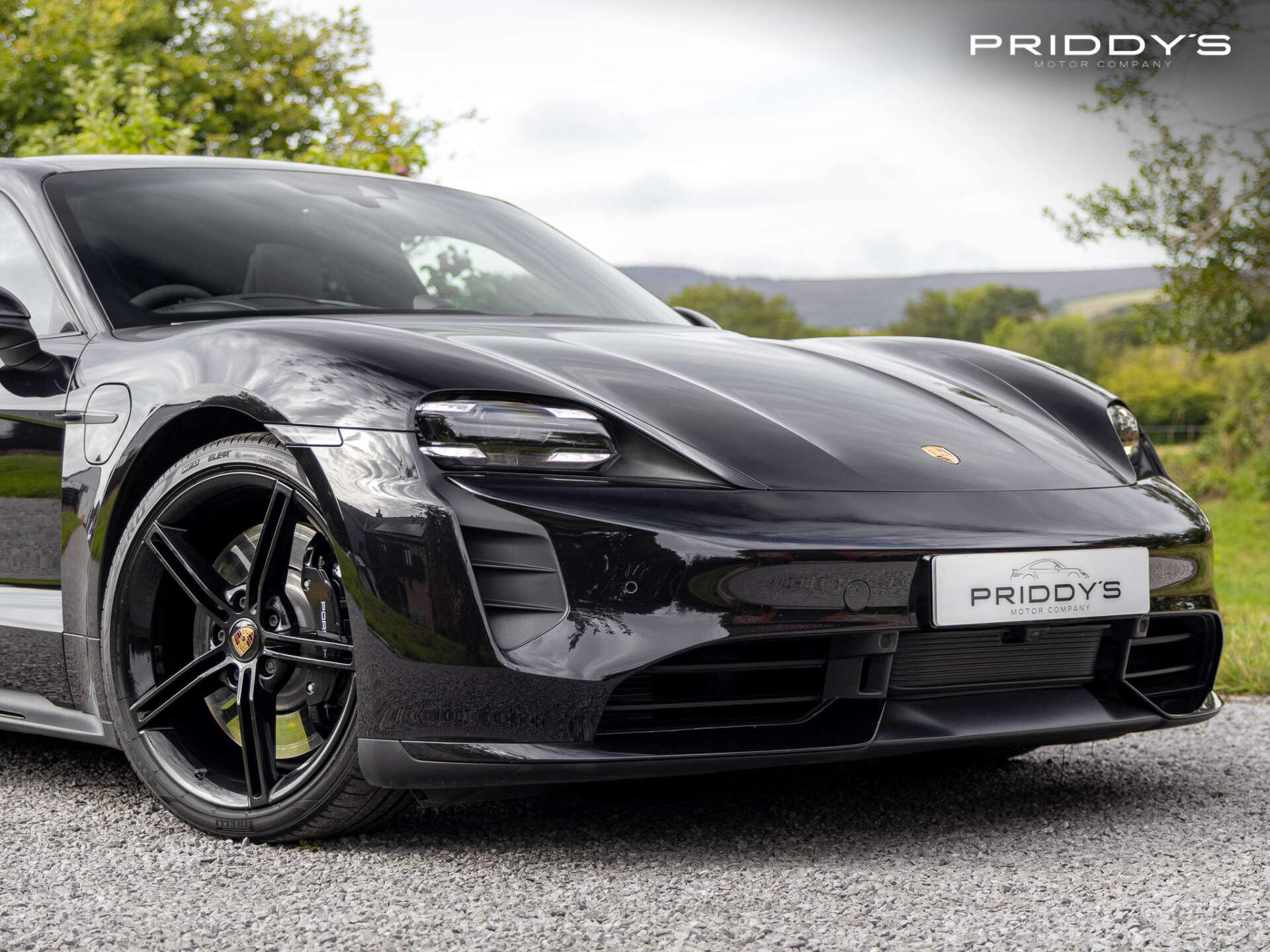 Porsche Taycan view 11
