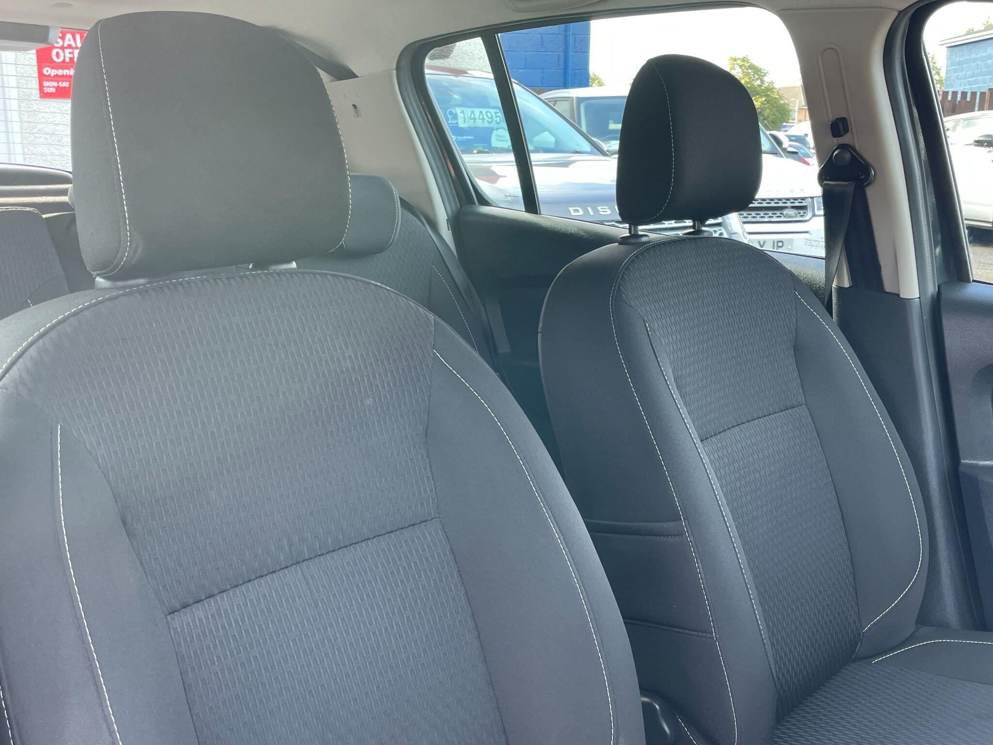 Dacia Sandero view 16
