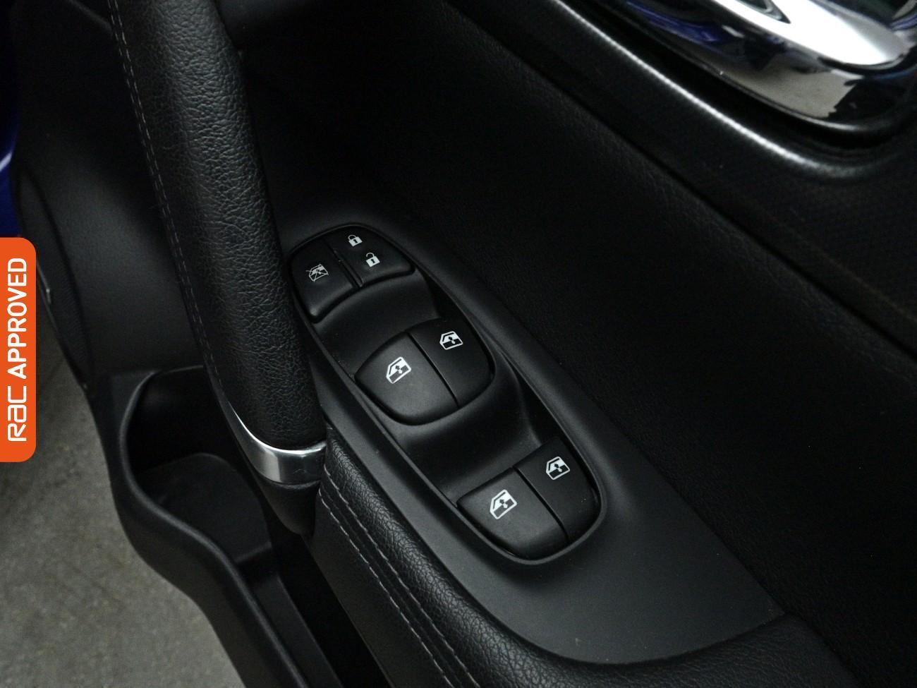 Nissan Qashqai view 25