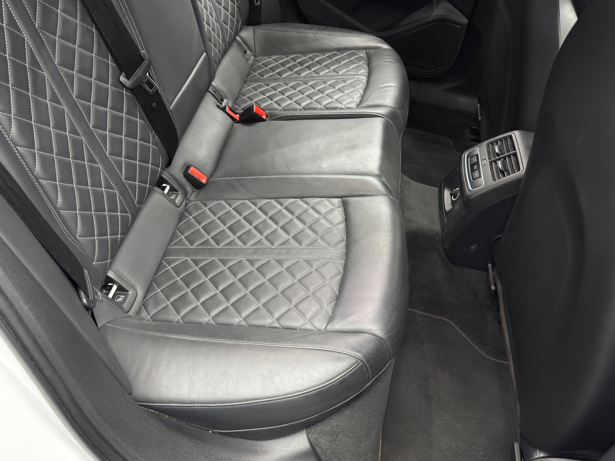 Audi S4 view 16