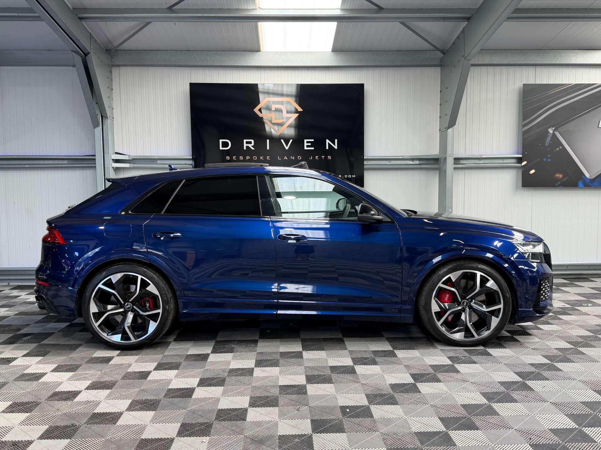 Audi RSQ8 view 6