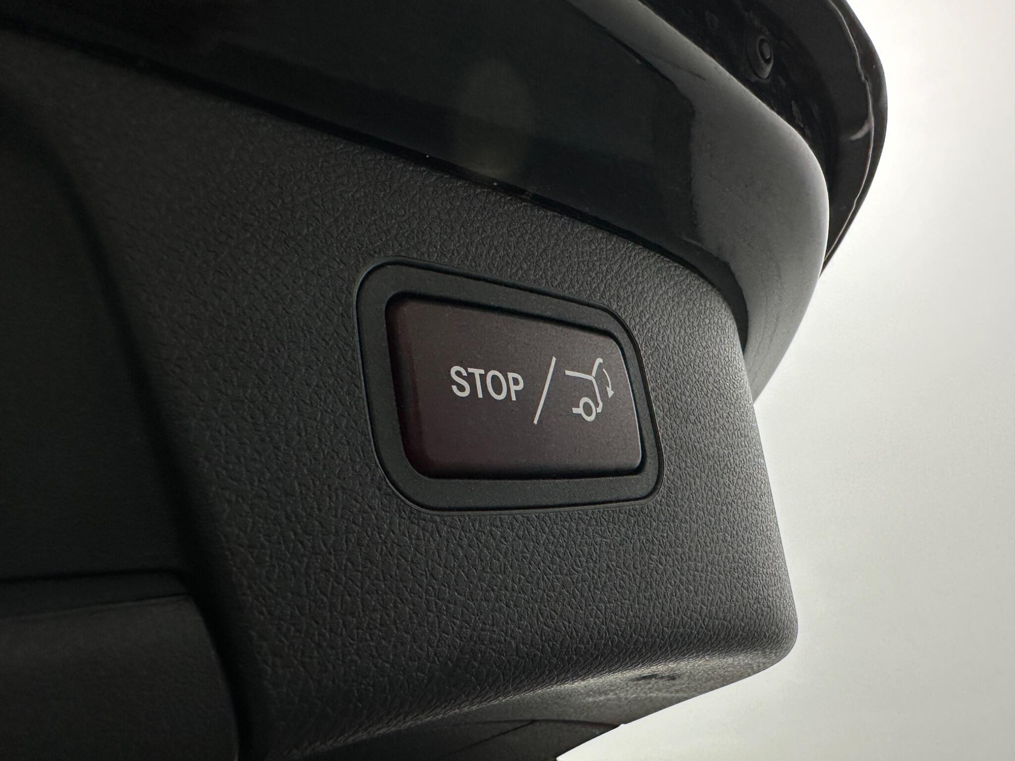 Mercedes-Benz Gla view 48