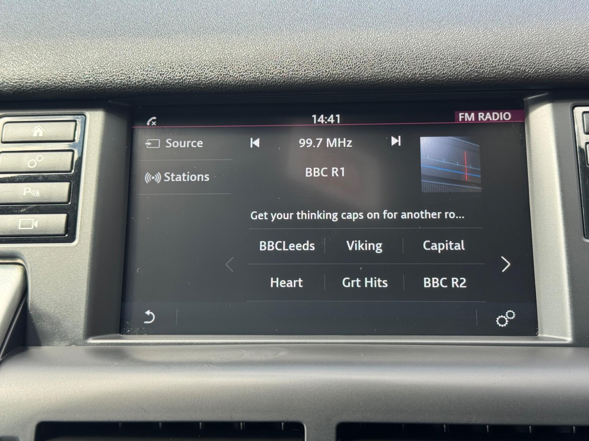 Land Rover Discovery Sport view 32