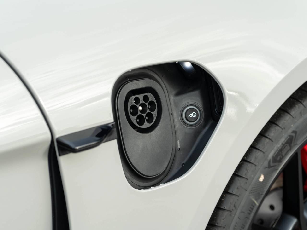 Porsche Taycan view 22