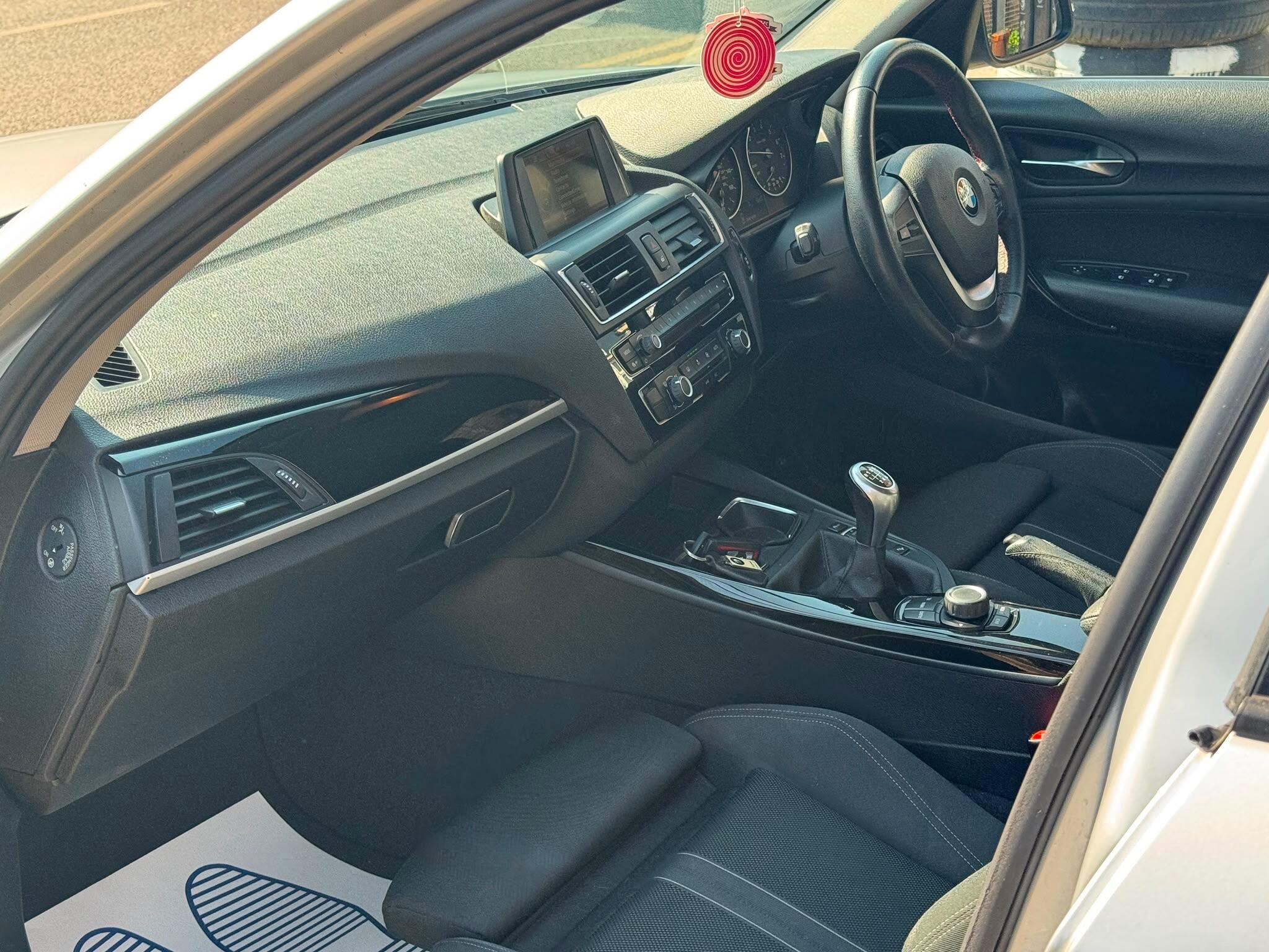 BMW 1 Series view 8