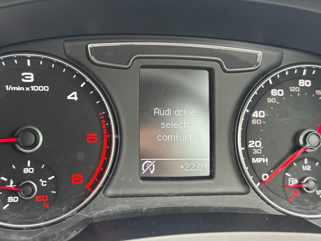Audi Q3 view 21