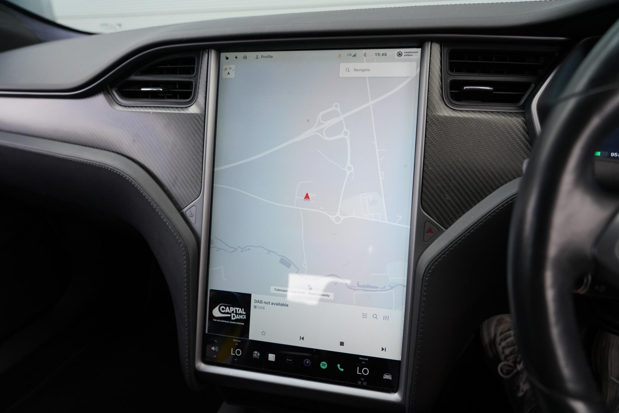 Tesla Model S view 25
