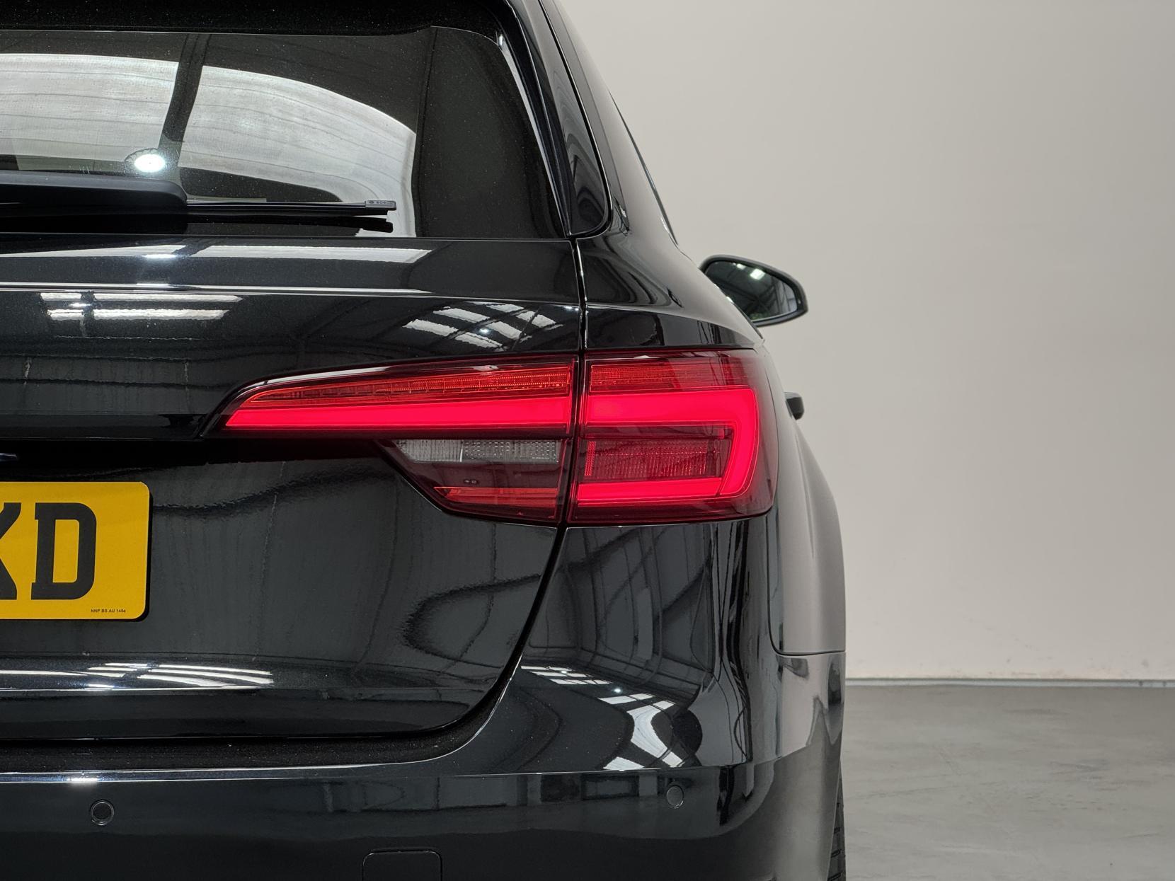 Audi S4 Avant view 15