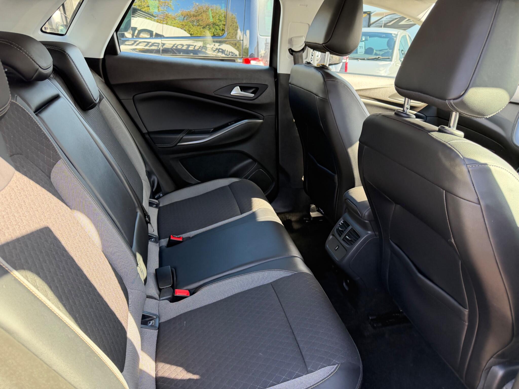 Vauxhall Grandland X view 18