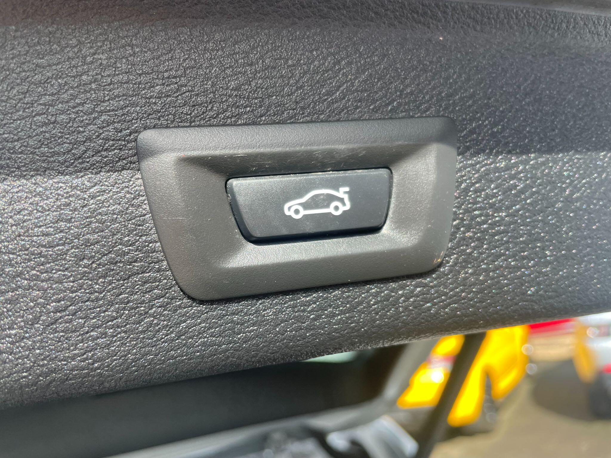 BMW X3 view 34