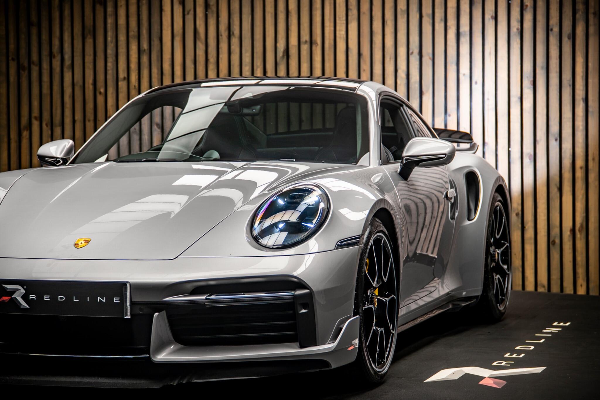 Porsche 911 view 13