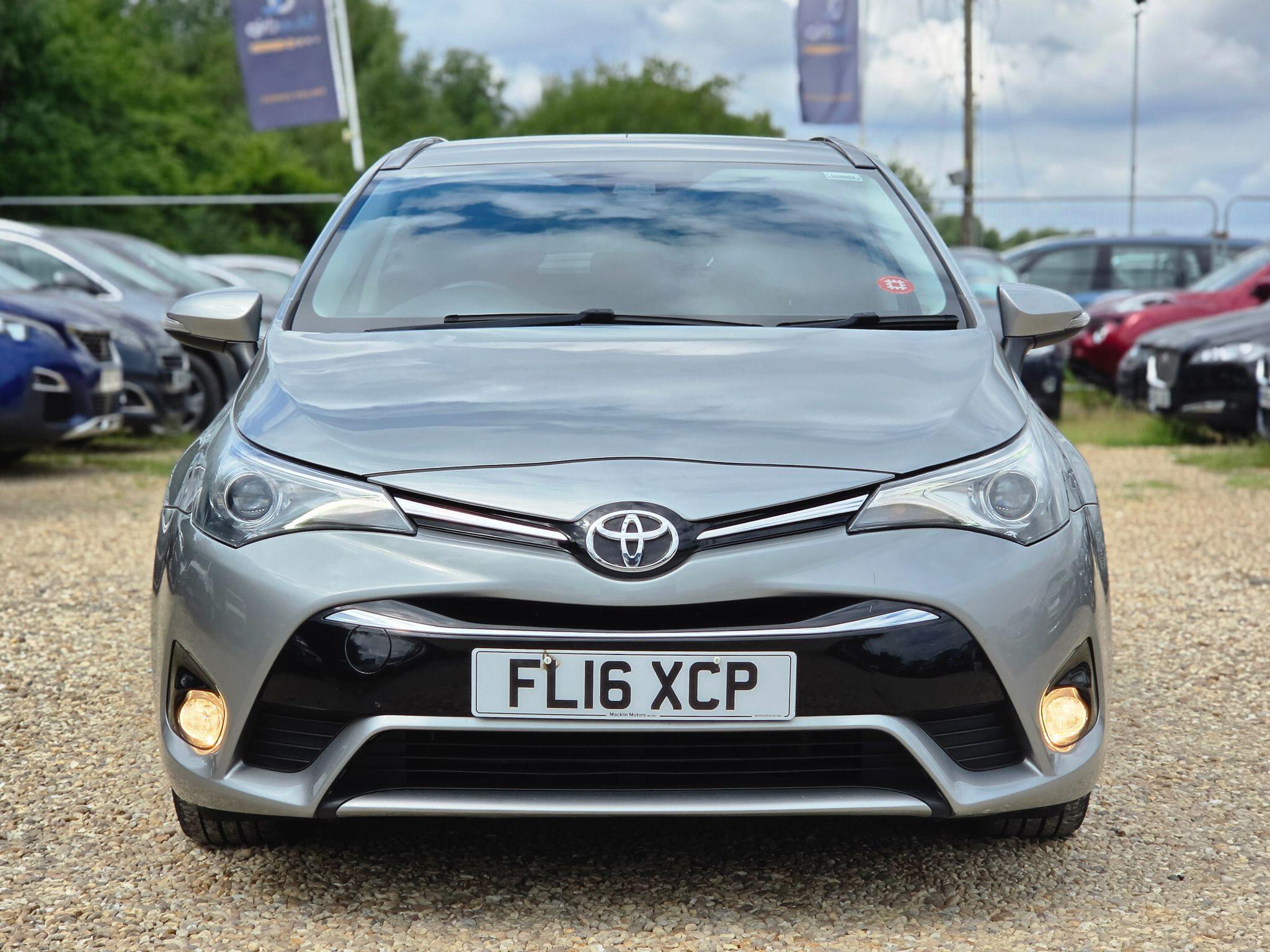 Toyota Avensis view 25
