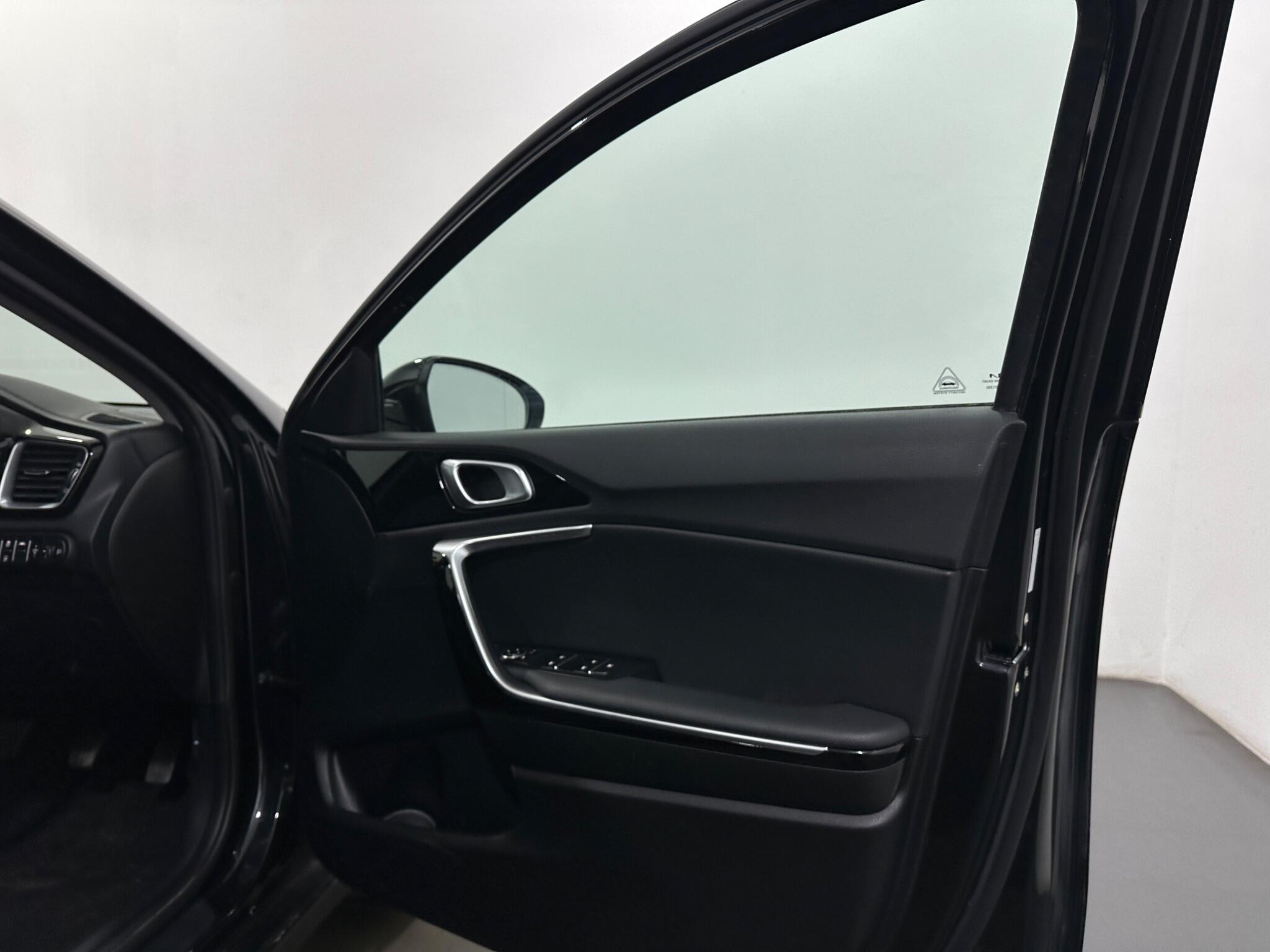 Kia Ceed view 30
