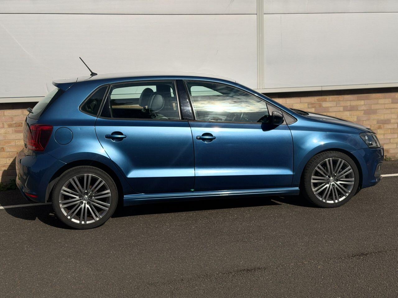 Volkswagen Polo view 111