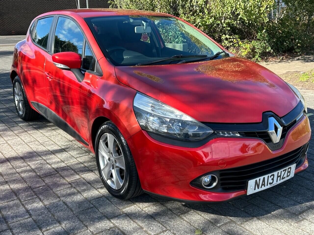 Renault Clio view 11
