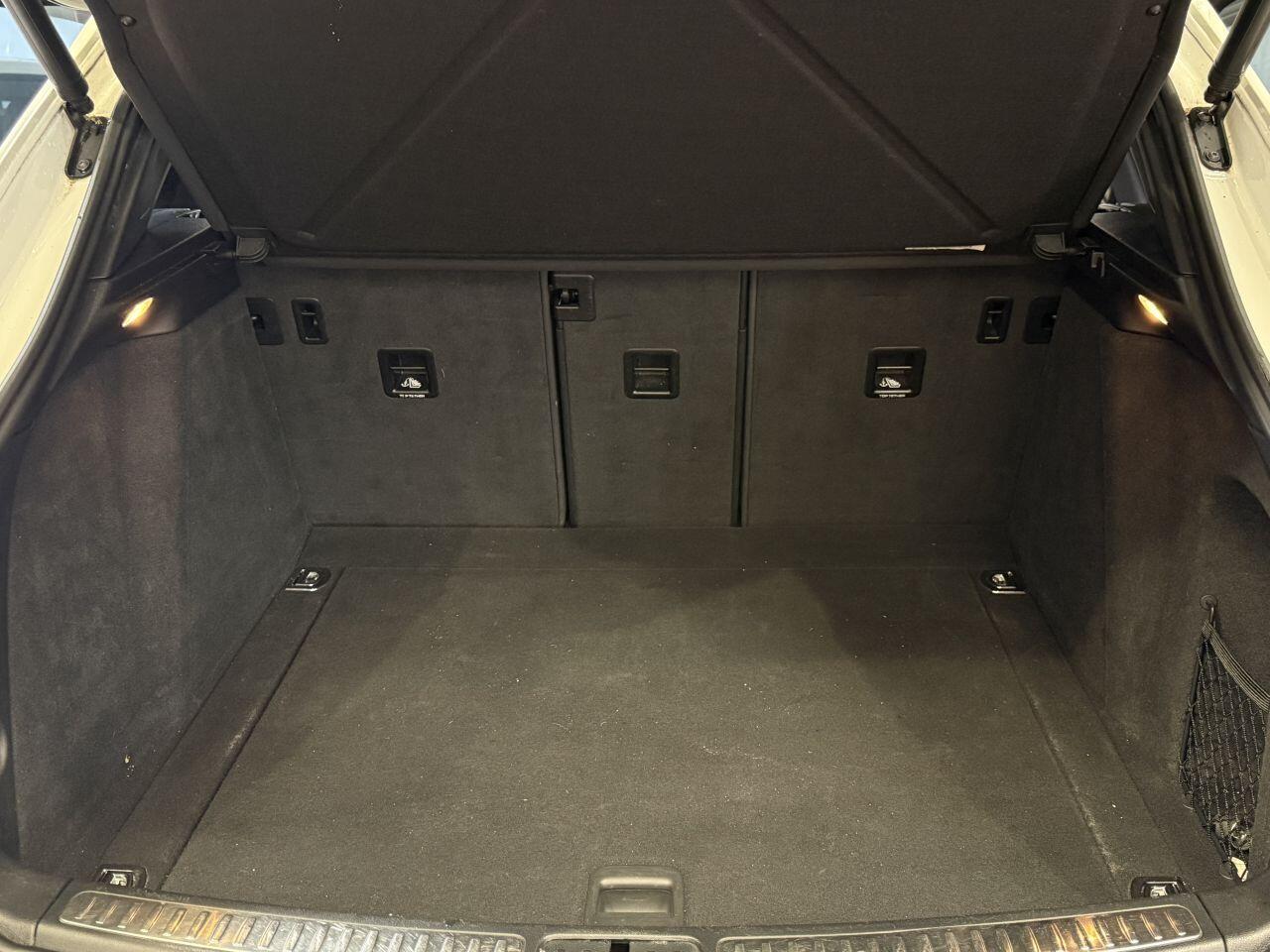 Porsche Macan view 17