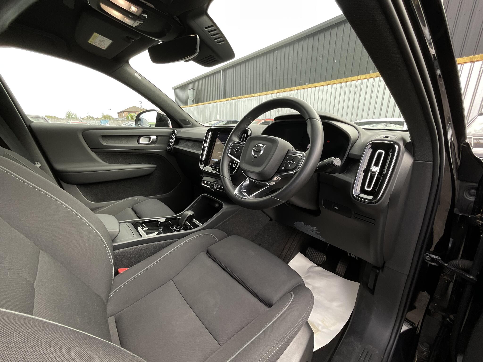 Volvo XC40 view 7