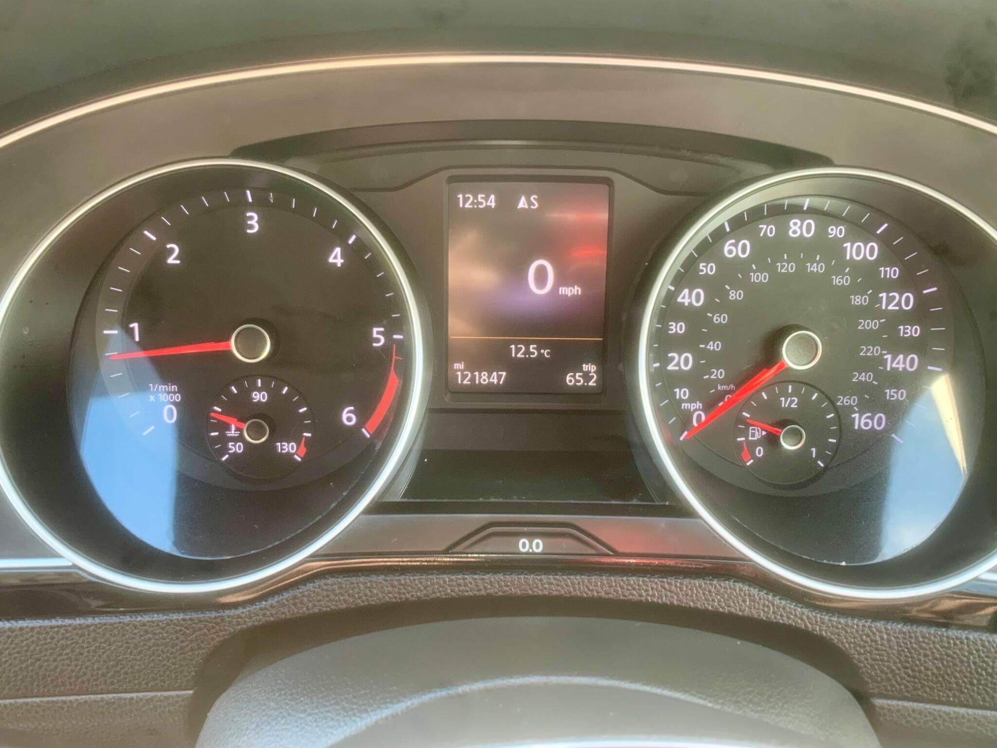 Volkswagen Passat view 16