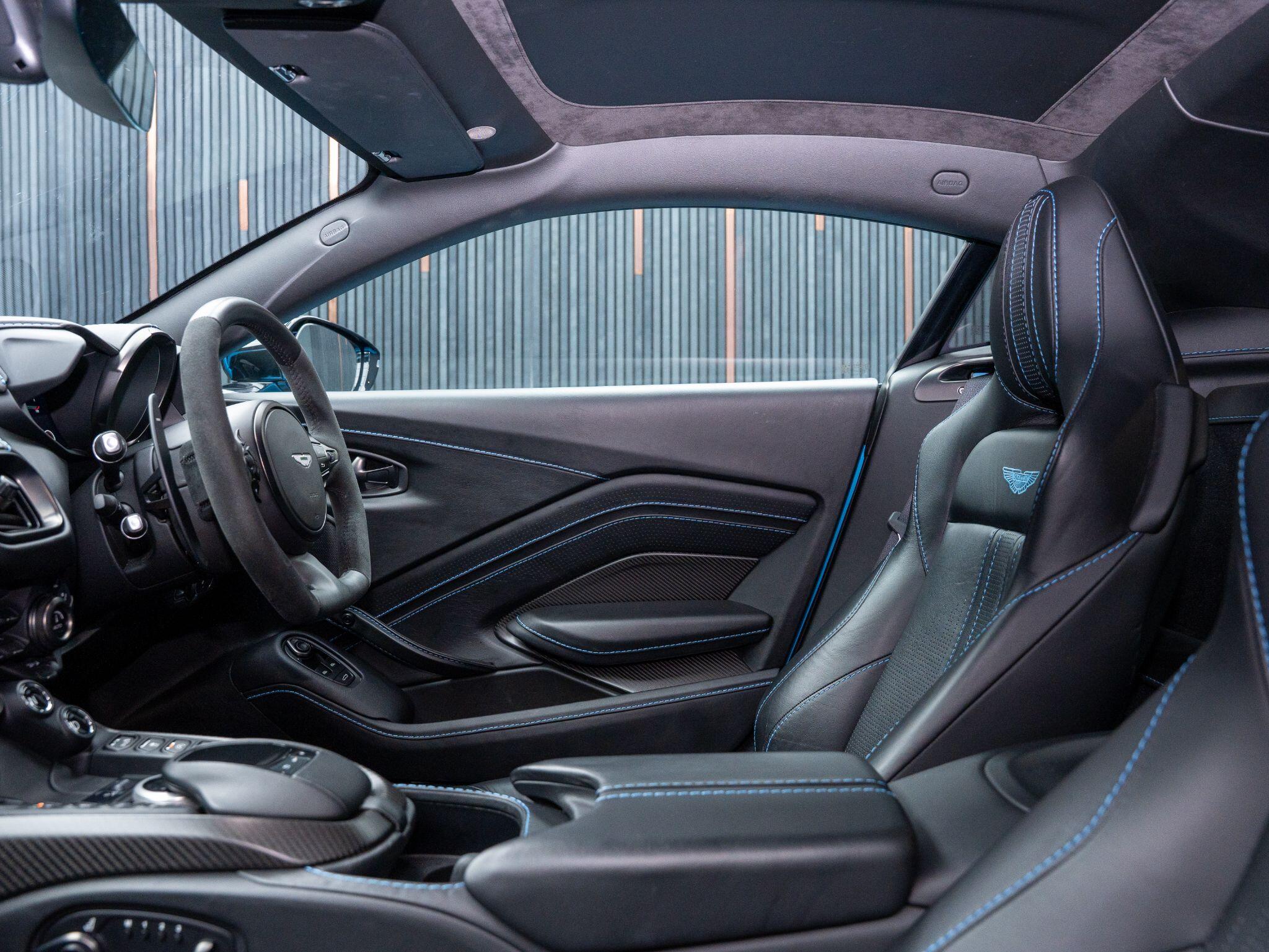 Aston Martin Vantage view 37