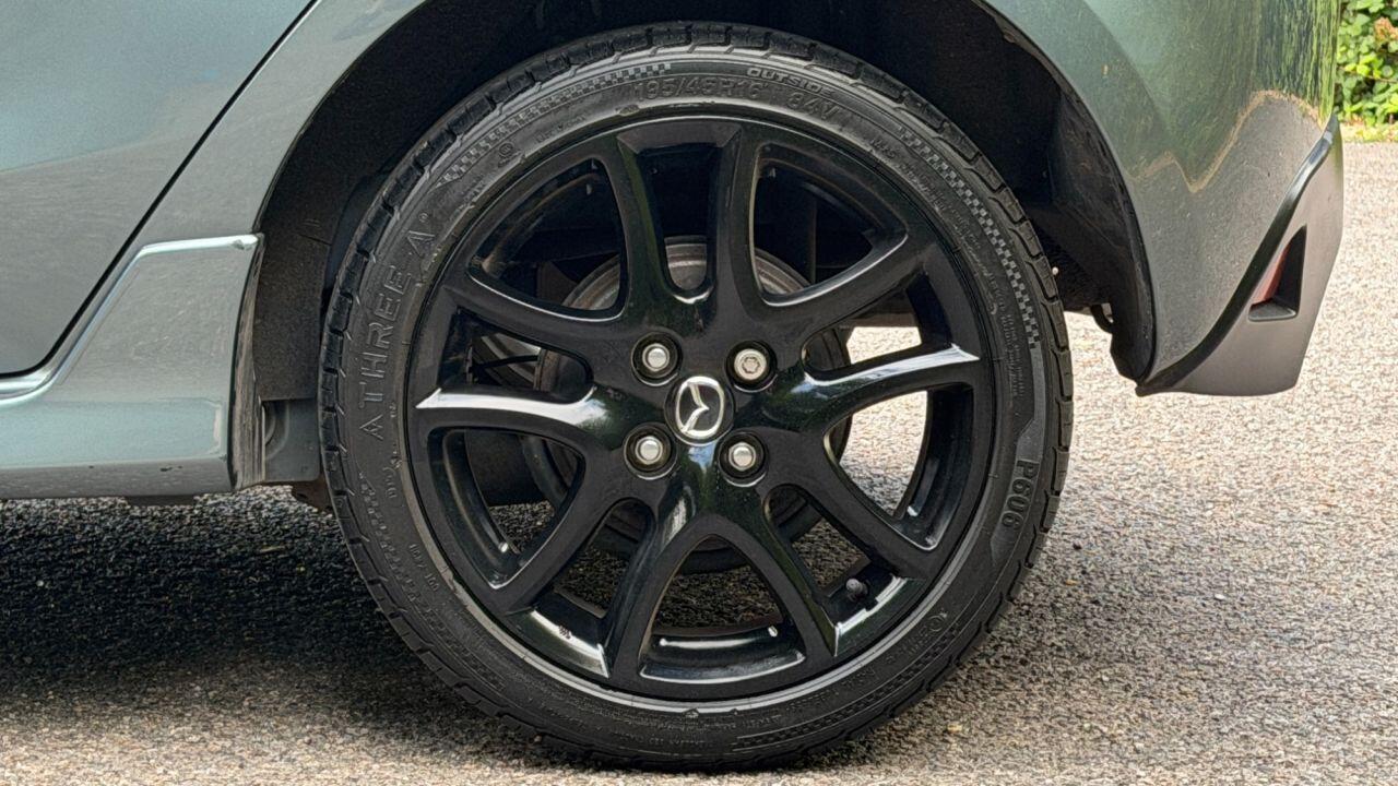 Mazda Mazda2 view 34