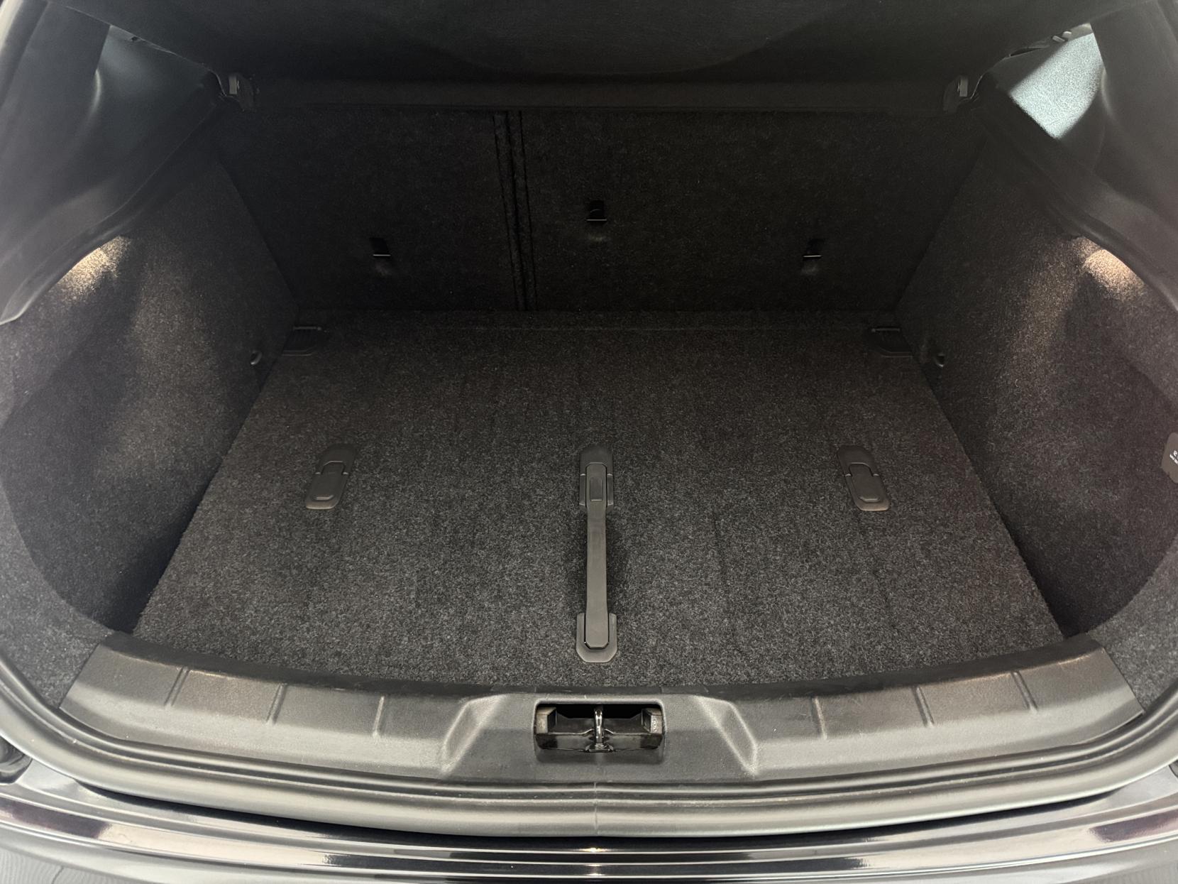 Volvo V40 Cross Country view 67